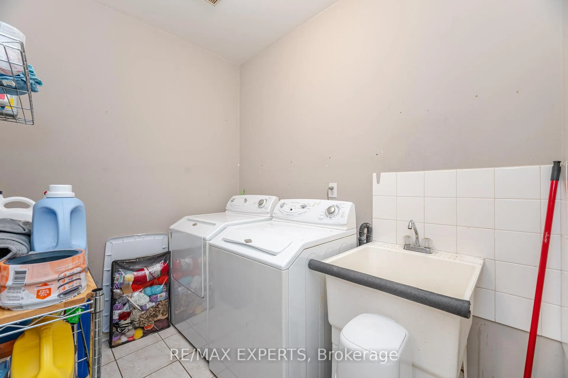 Photo 16 of 94 Queen Mary Drive, Brampton, Fletcher's Meadow — HOMEH