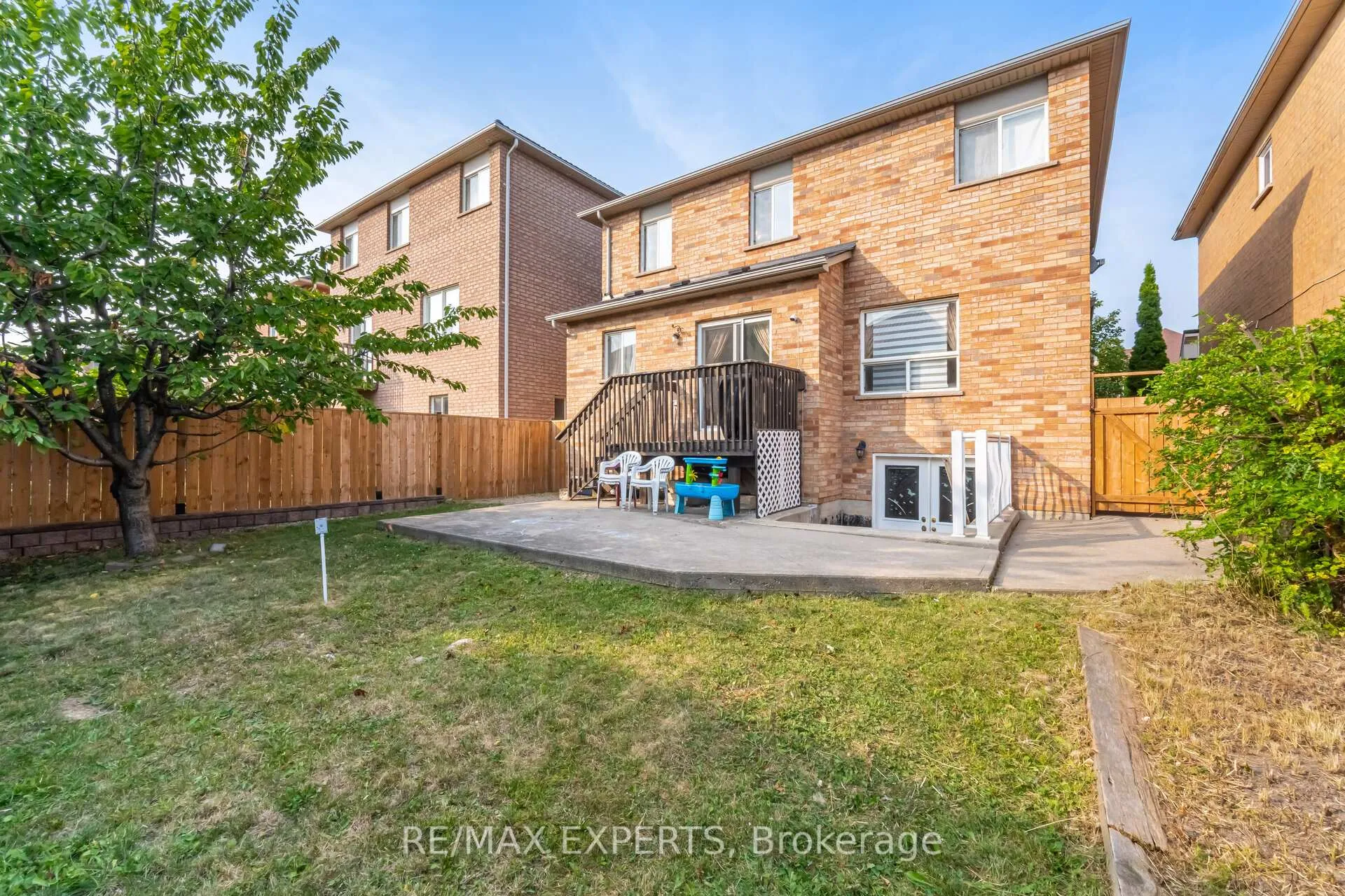 Photo 42 of 94 Queen Mary Drive, Brampton, Fletcher's Meadow — HOMEH