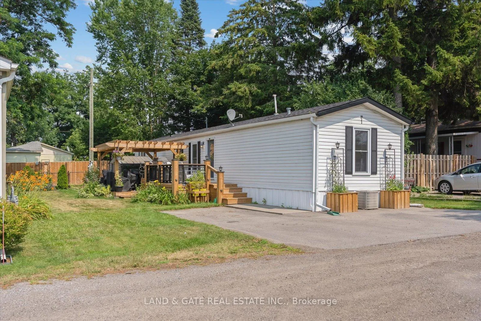 Photo 1 of 1 Park Lane, Hamilton Township, Rural Hamilton — HOMEH
