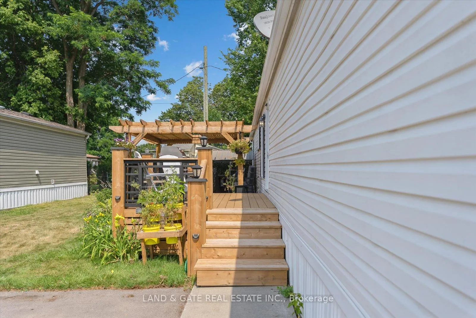 Photo 3 of 1 Park Lane, Hamilton Township, Rural Hamilton — HOMEH