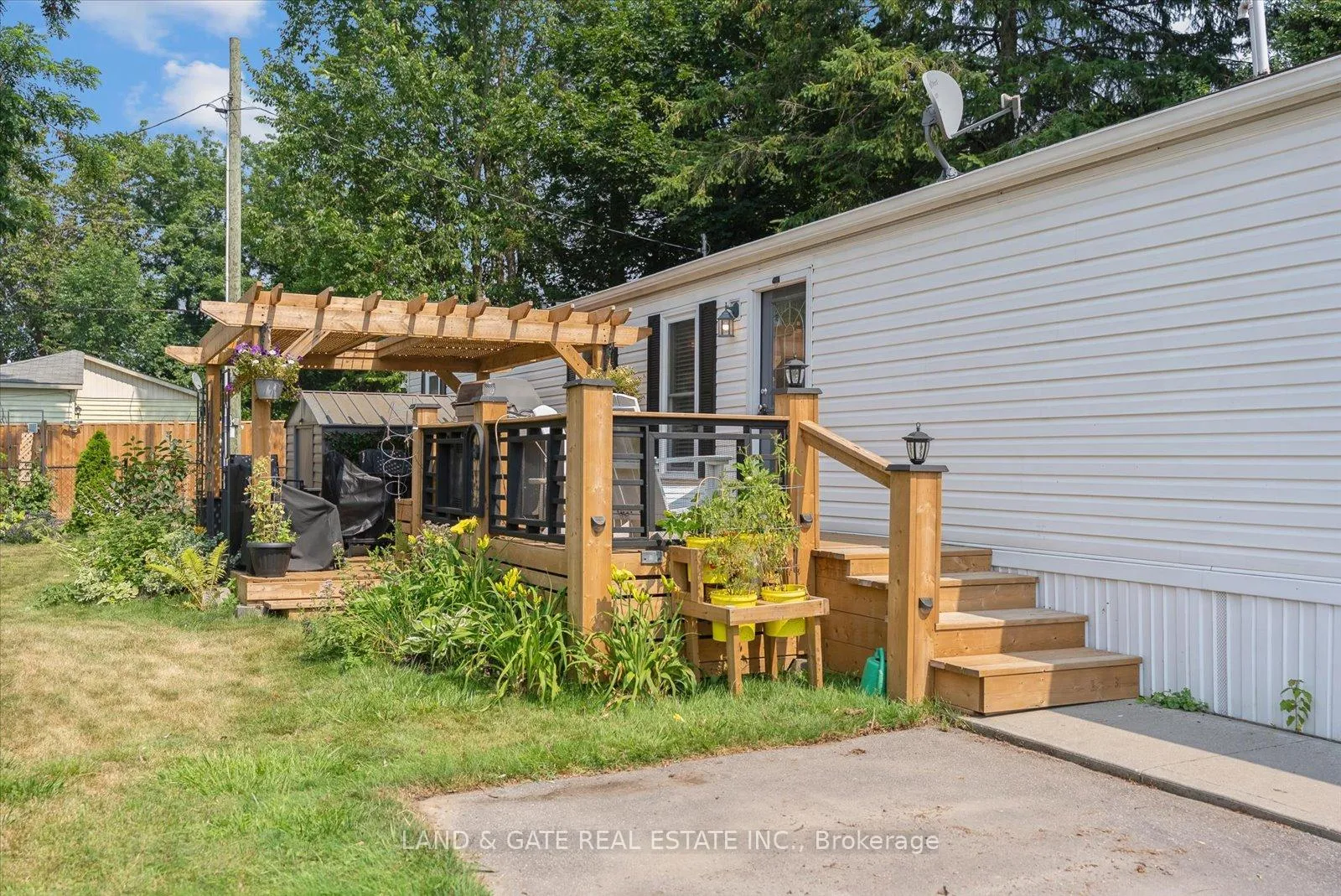 Photo 4 of 1 Park Lane, Hamilton Township, Rural Hamilton — HOMEH