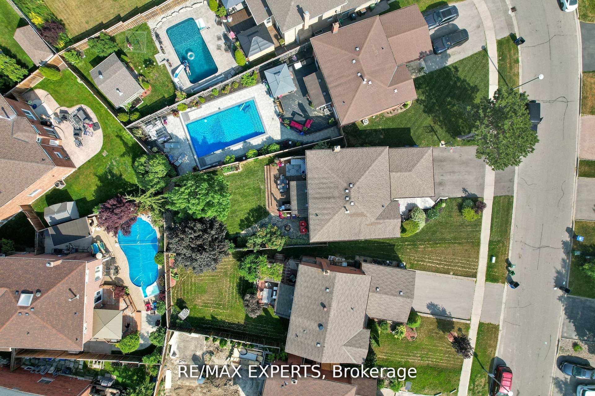 Photo 42 of 67 De Rose Avenue, Caledon, Bolton West — HOMEH