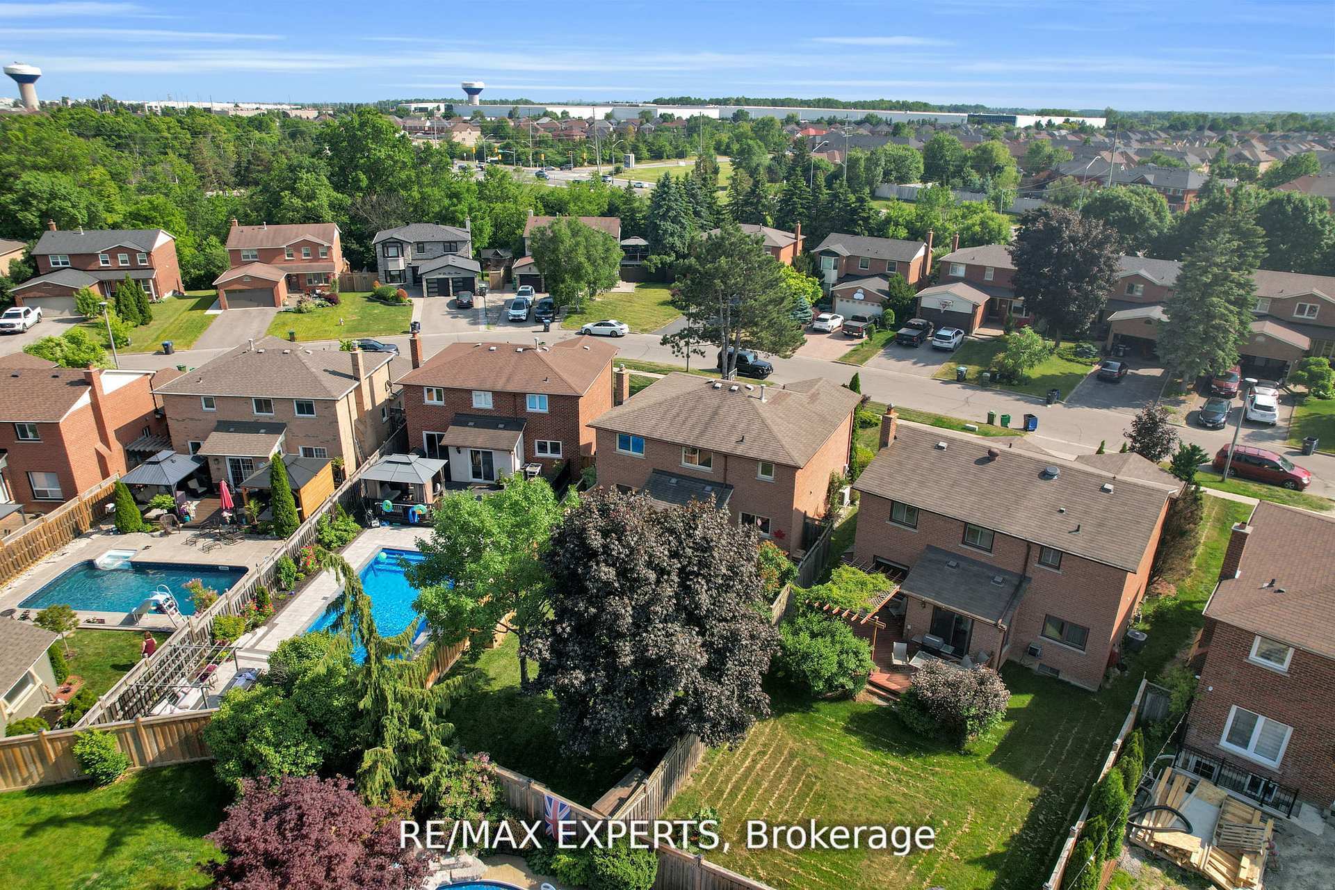 Photo 46 of 67 De Rose Avenue, Caledon, Bolton West — HOMEH