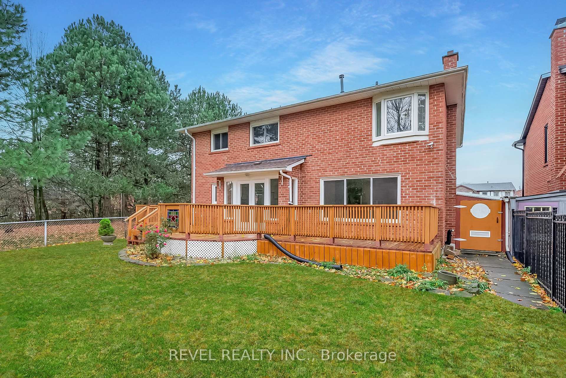 Photo 40 of 50 Farrow Crescent, Ajax, South West — HOMEH