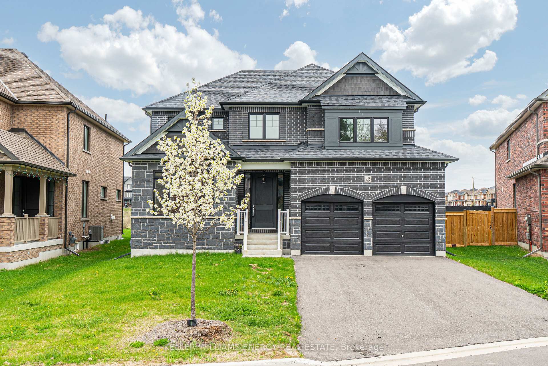 Photo 1 of 30 Higham Place, Clarington, Bowmanville — HOMEH