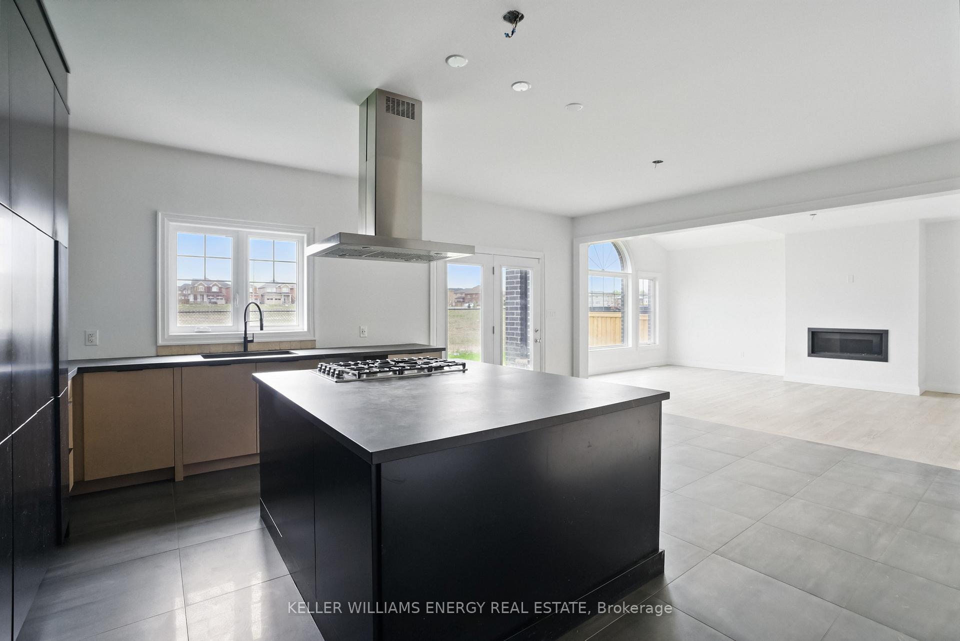Photo 9 of 30 Higham Place, Clarington, Bowmanville — HOMEH