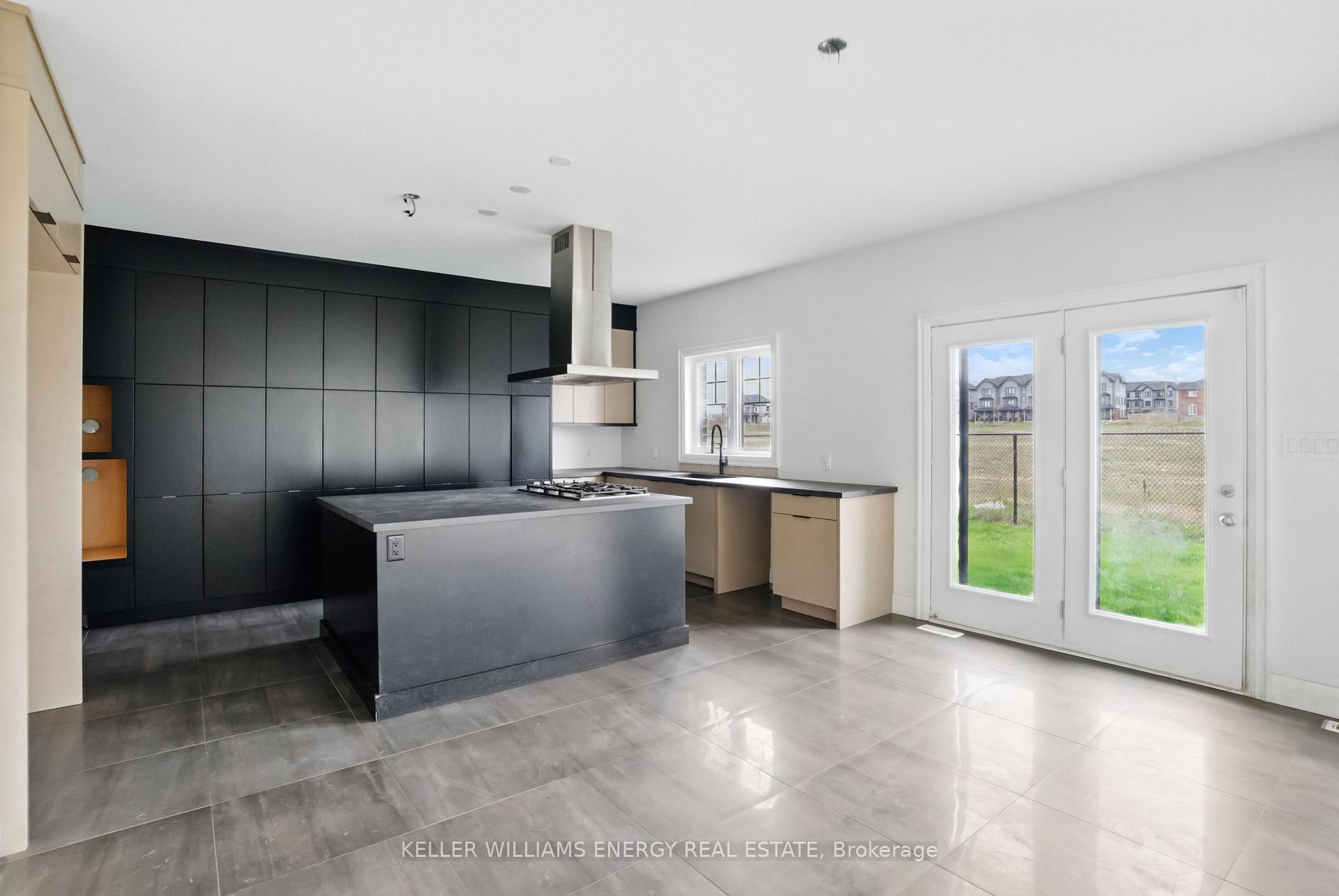 Photo 12 of 30 Higham Place, Clarington, Bowmanville — HOMEH