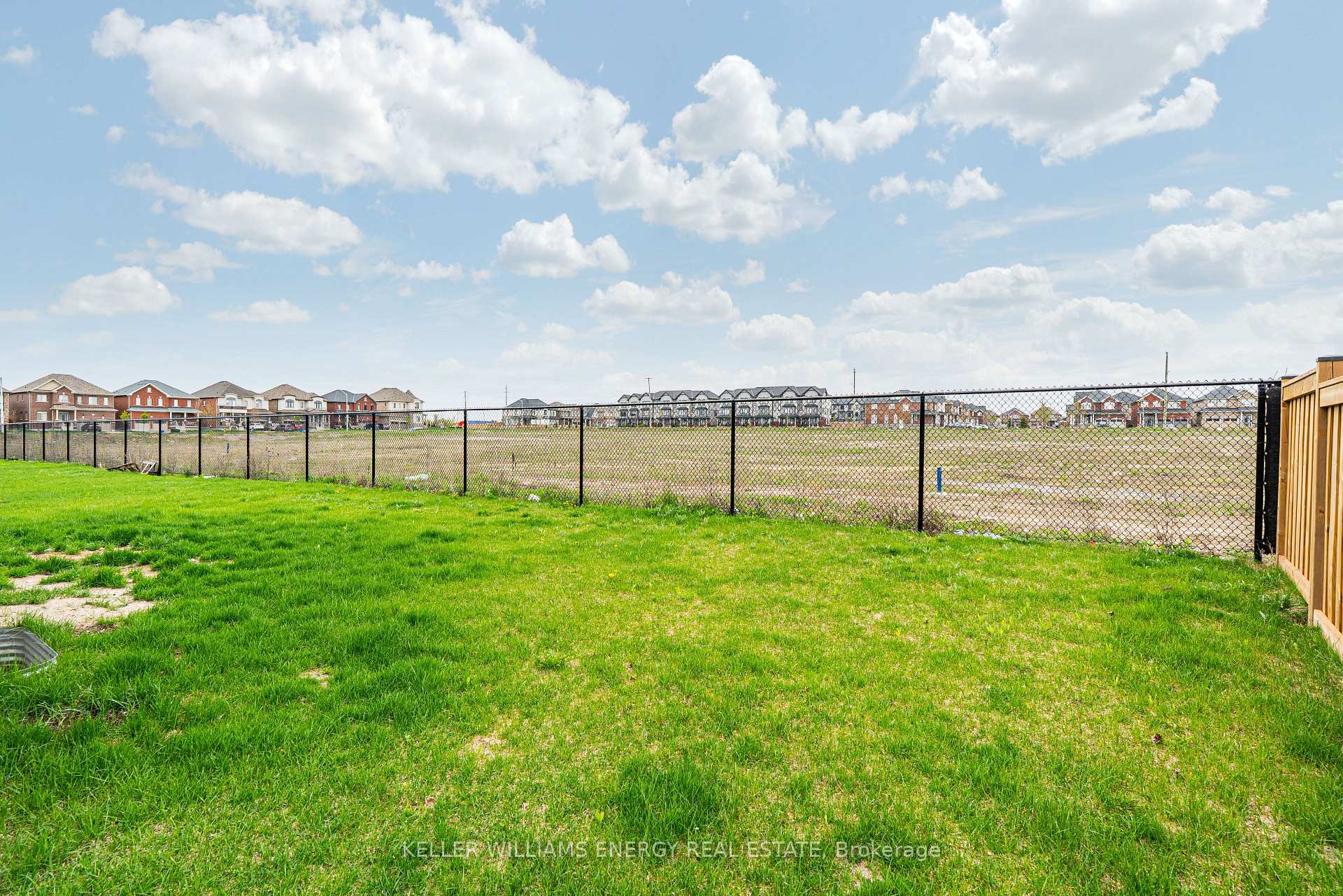 Photo 38 of 30 Higham Place, Clarington, Bowmanville — HOMEH