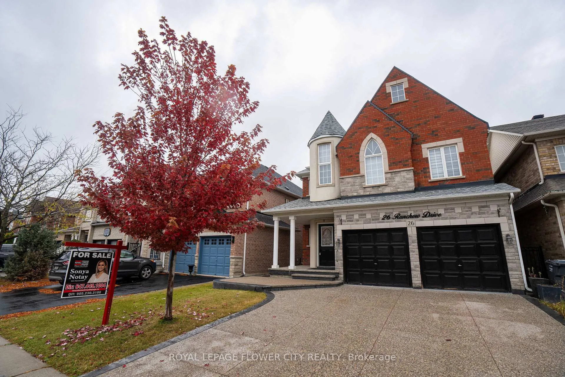 Photo 2 of 26 Ranchero Drive, Brampton, Fletcher's Meadow — HOMEH