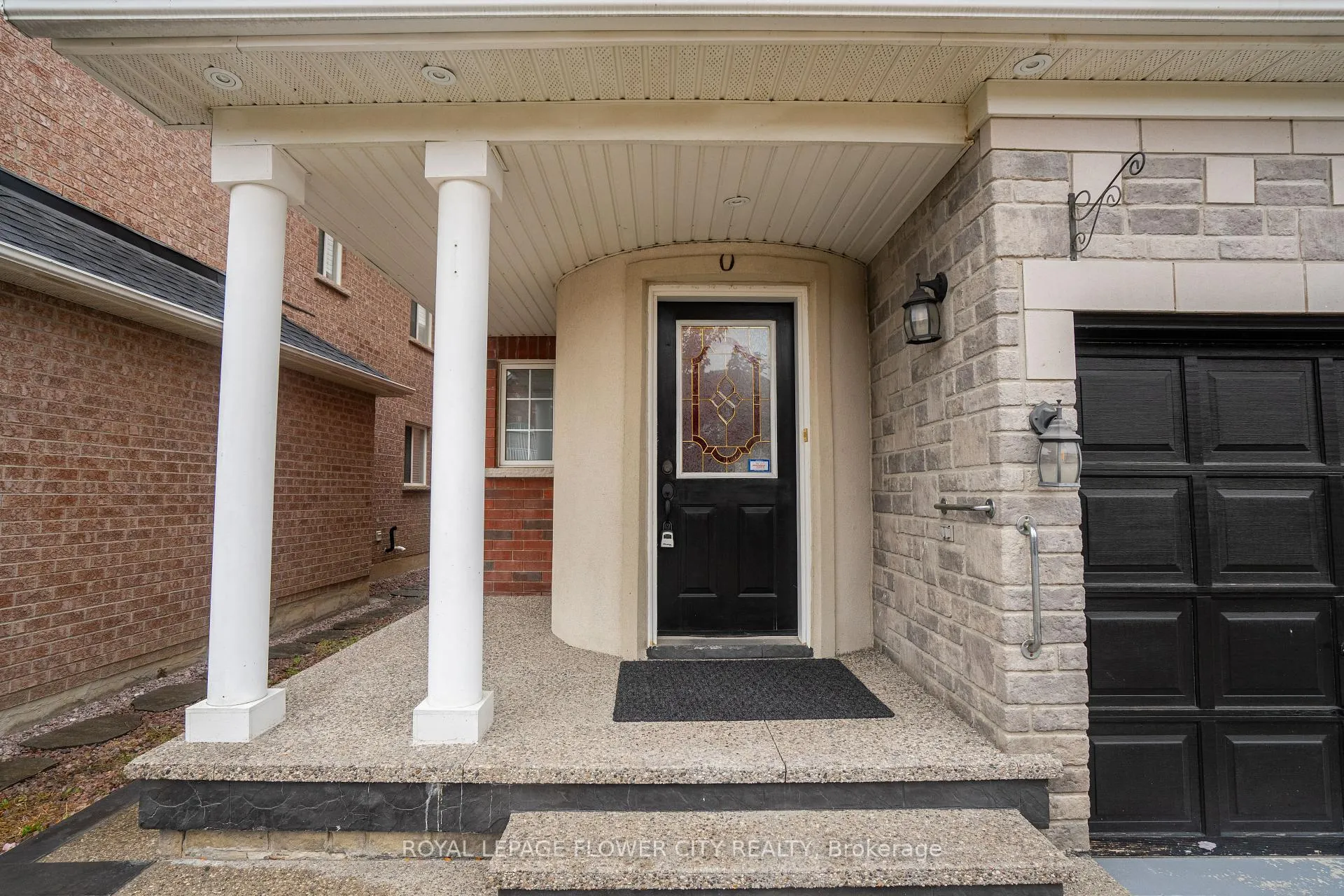 Photo 3 of 26 Ranchero Drive, Brampton, Fletcher's Meadow — HOMEH