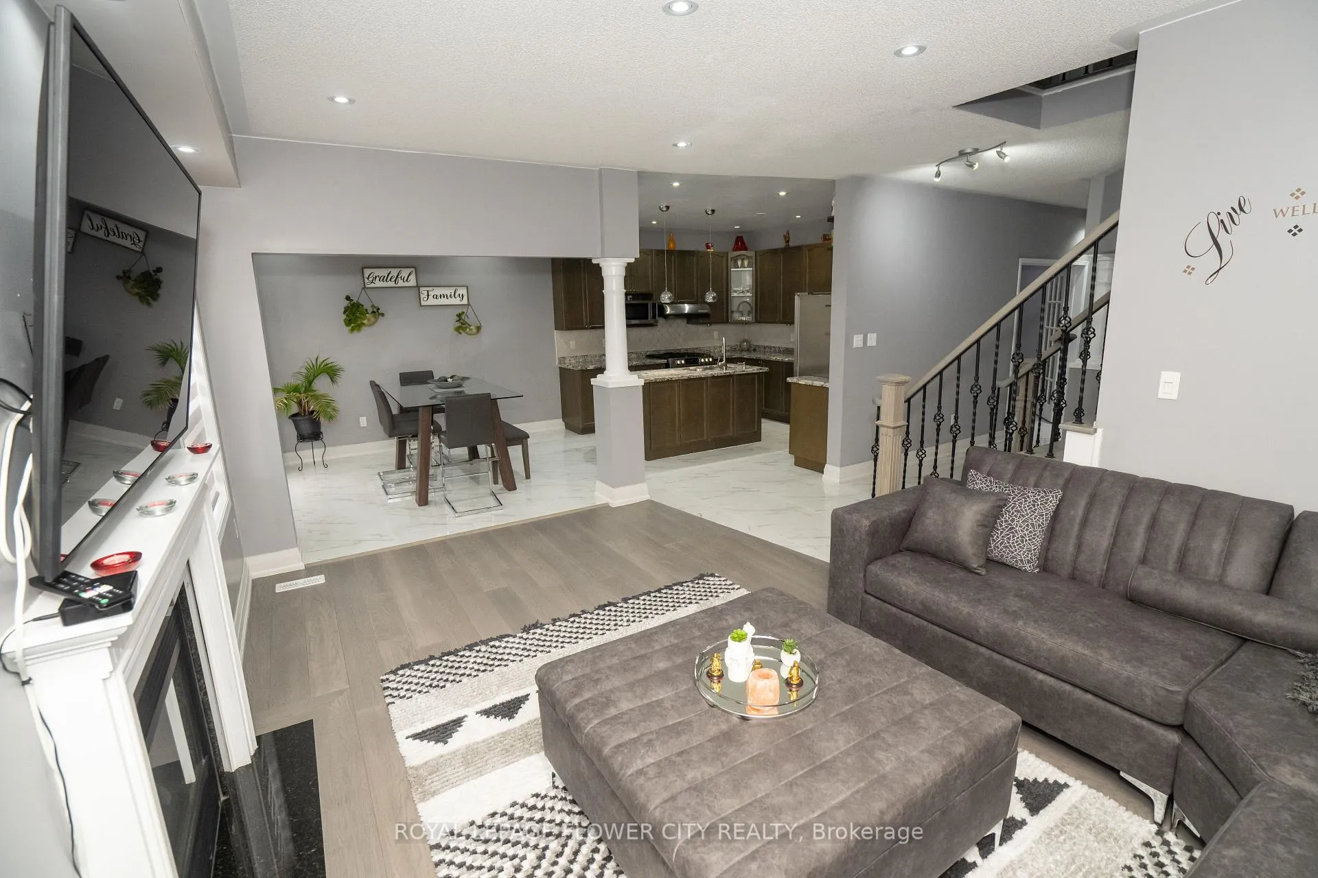 Photo 13 of 26 Ranchero Drive, Brampton, Fletcher's Meadow — HOMEH