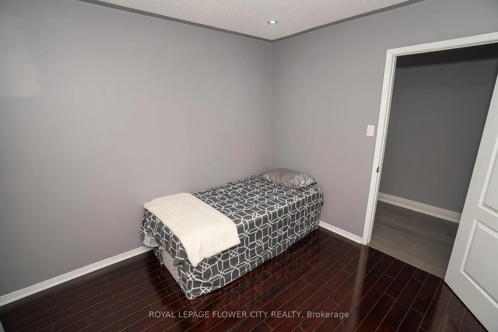 Photo 31 of 26 Ranchero Drive, Brampton, Fletcher's Meadow — HOMEH
