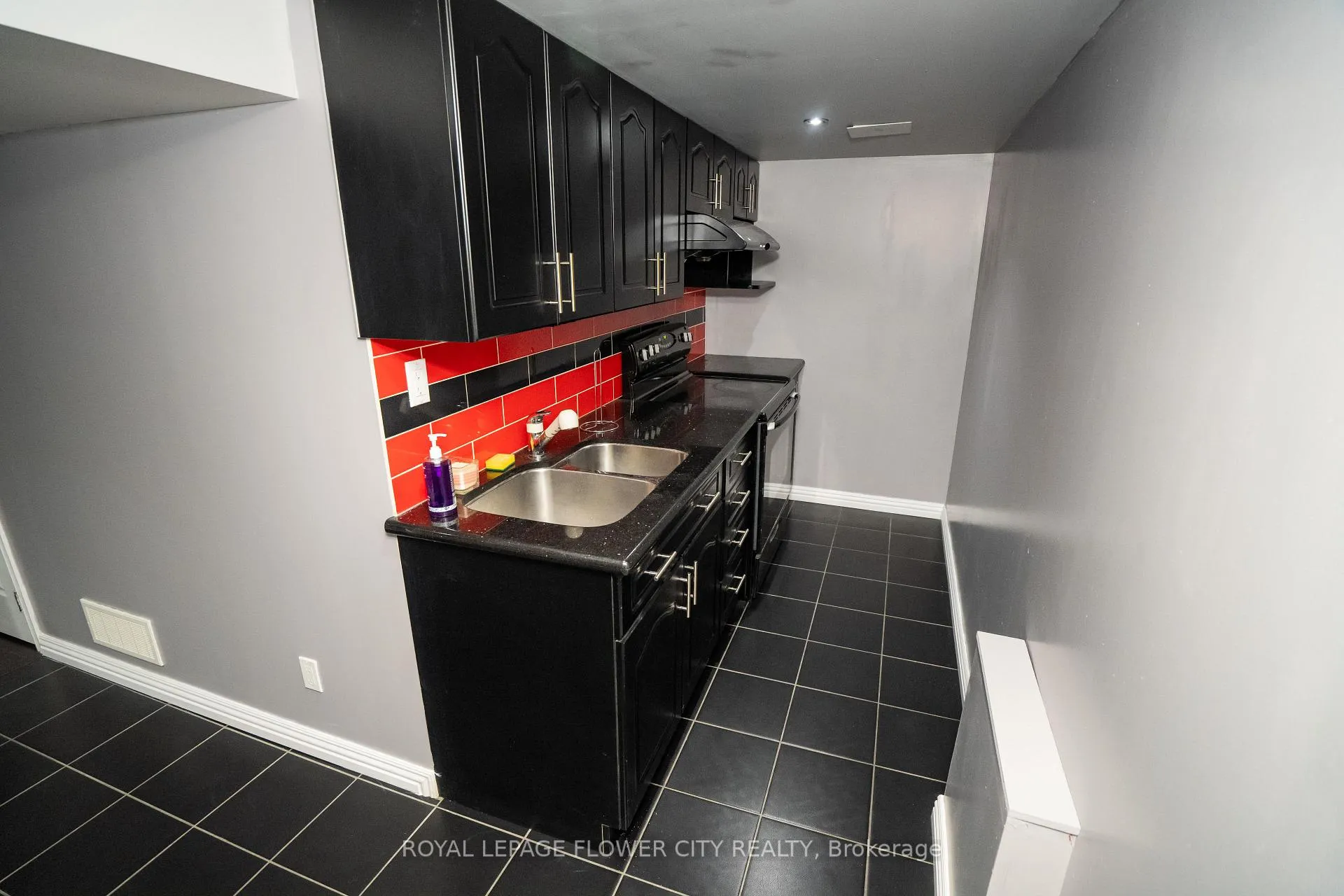 Photo 36 of 26 Ranchero Drive, Brampton, Fletcher's Meadow — HOMEH