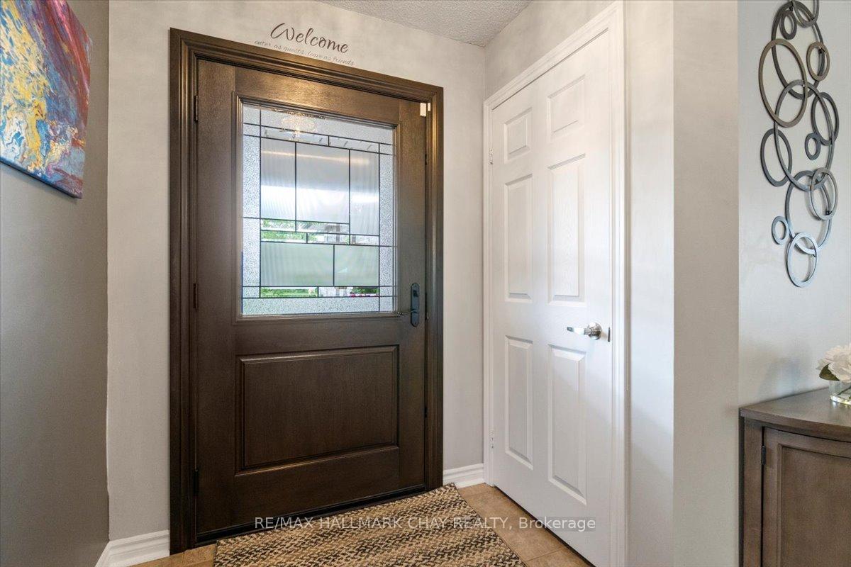 Photo 4 of 20 Stoneybrook Crescent, Barrie, Ardagh — HOMEH
