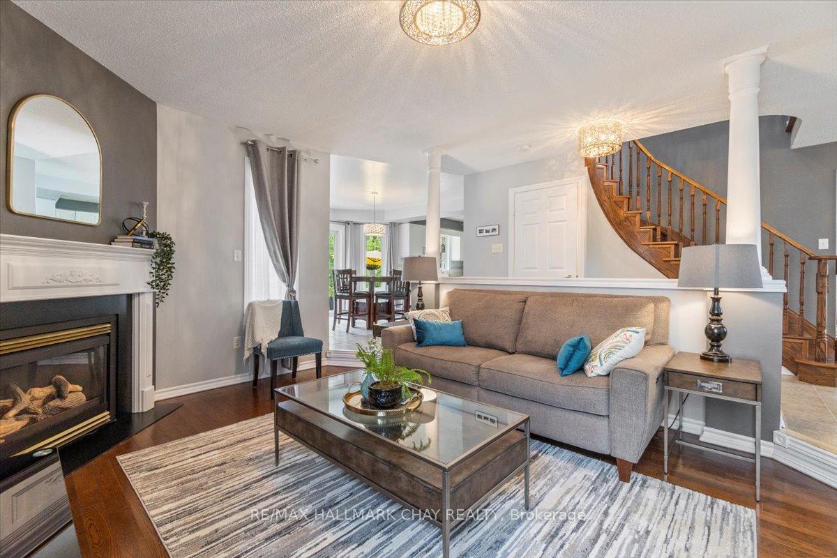 Photo 8 of 20 Stoneybrook Crescent, Barrie, Ardagh — HOMEH