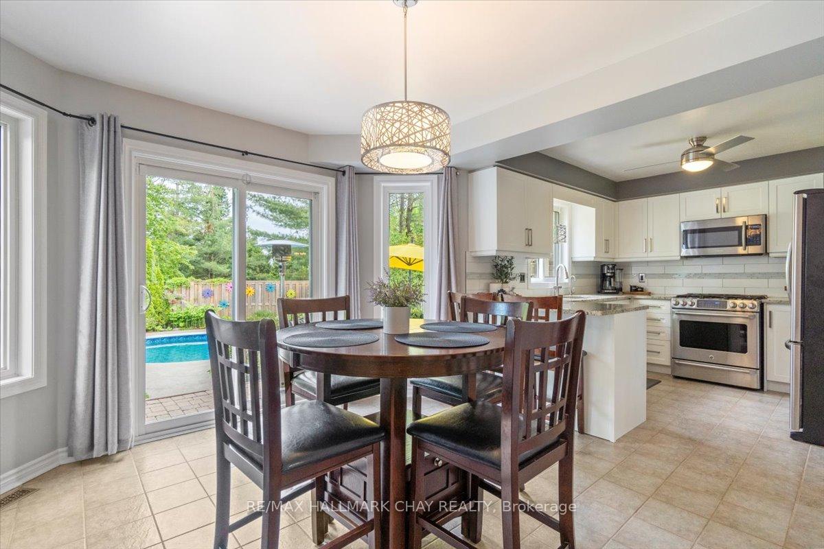 Photo 11 of 20 Stoneybrook Crescent, Barrie, Ardagh — HOMEH
