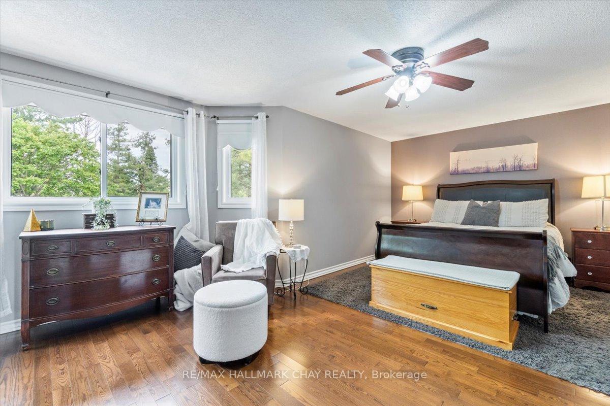 Photo 22 of 20 Stoneybrook Crescent, Barrie, Ardagh — HOMEH