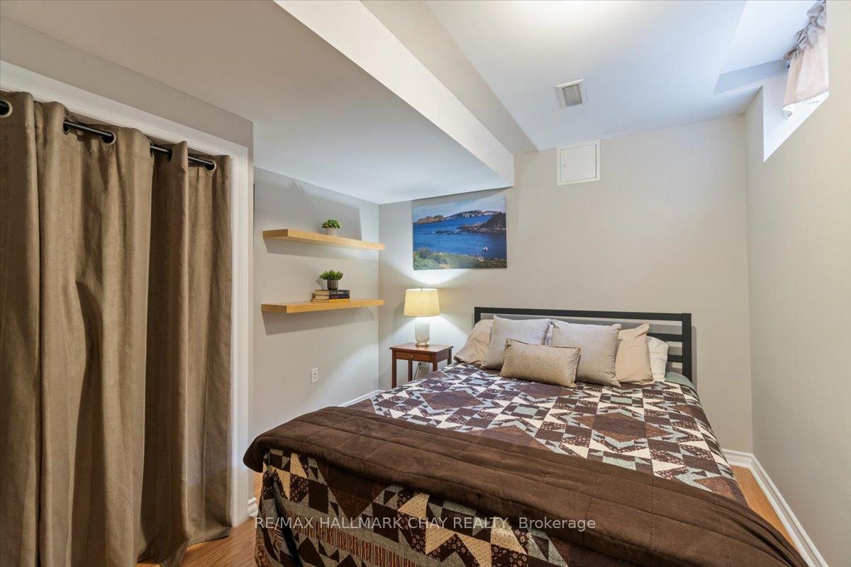 Photo 33 of 20 Stoneybrook Crescent, Barrie, Ardagh — HOMEH