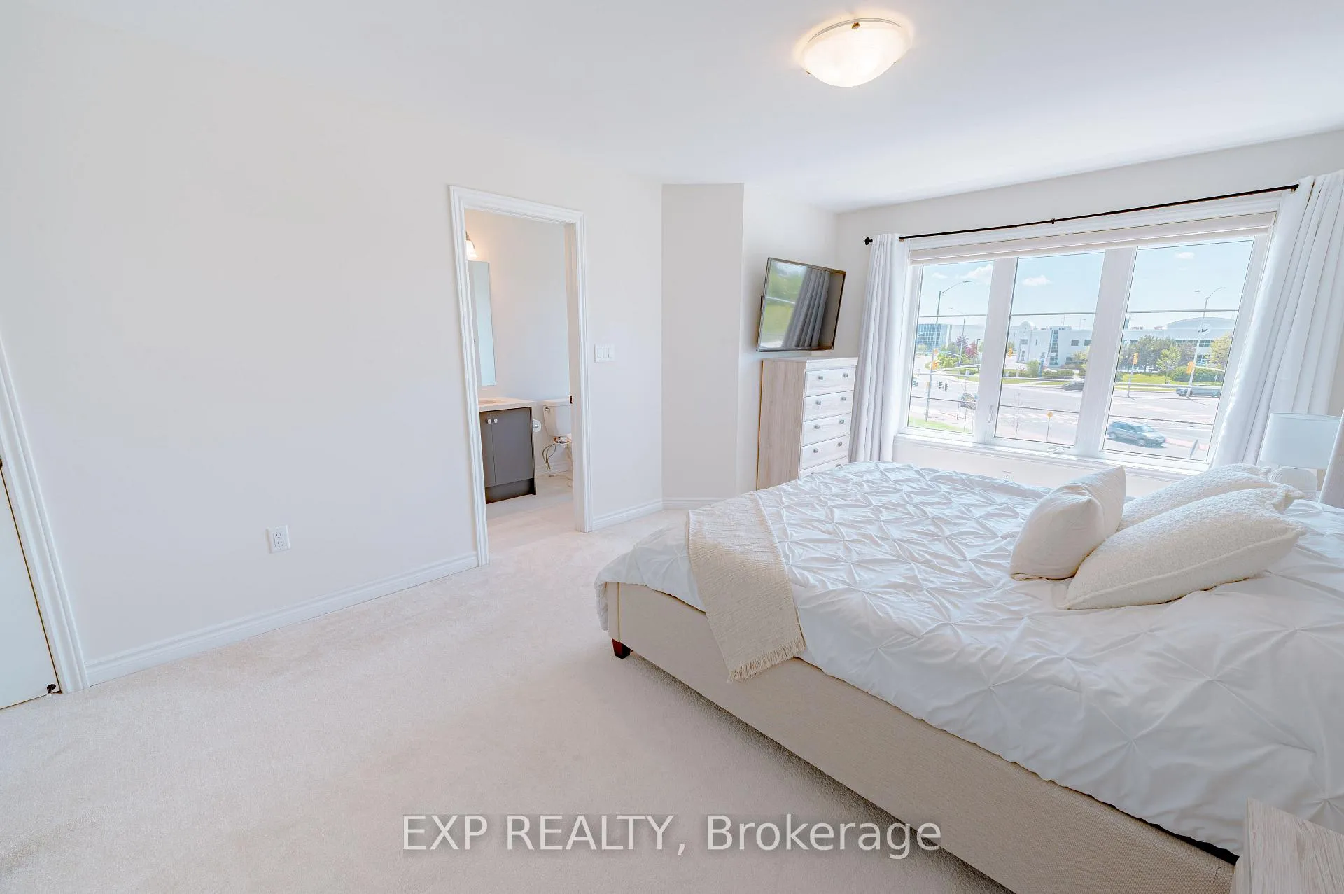 Photo 5 of 28 Vestry Way, Brampton, Goreway Drive Corridor — HOMEH