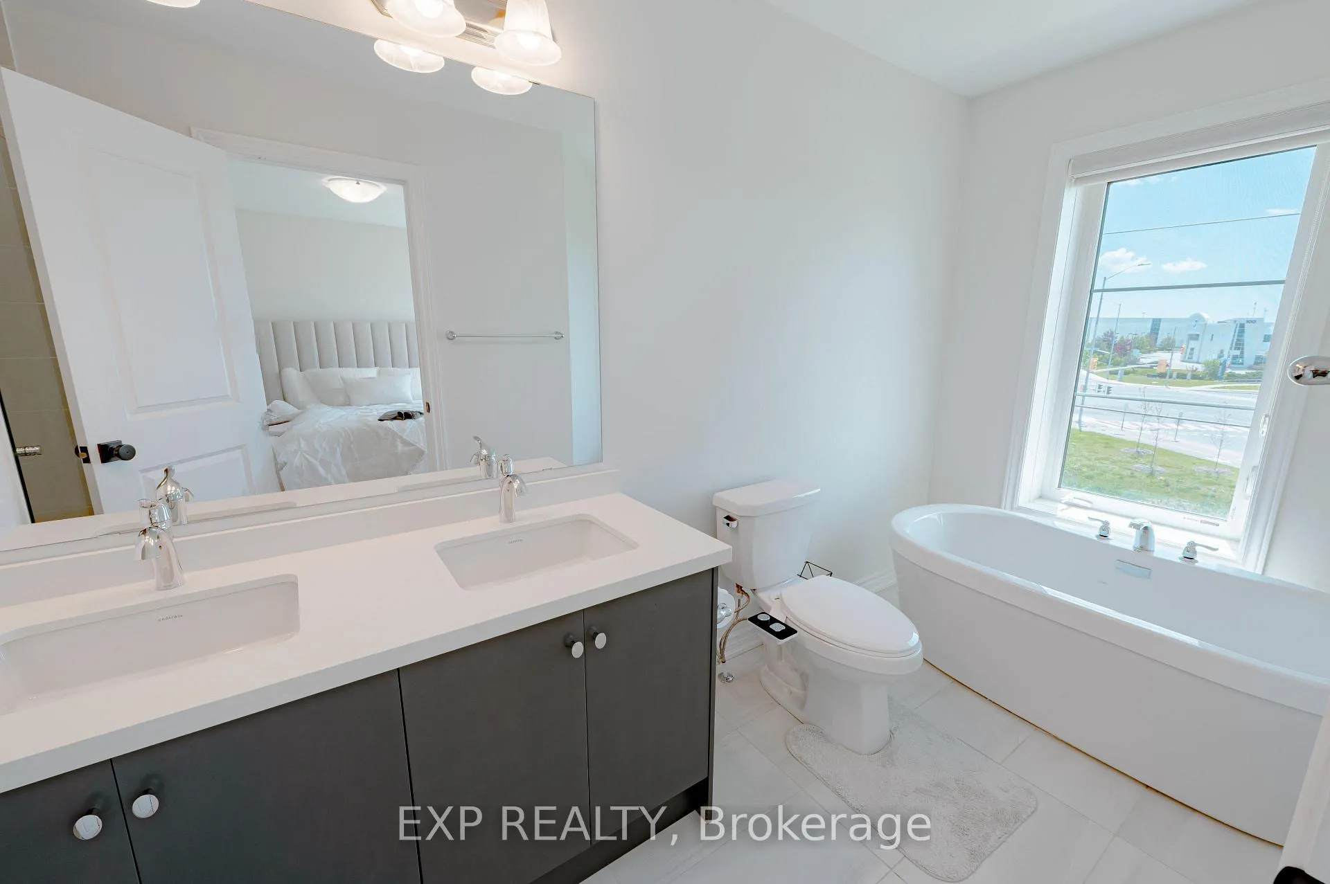 Photo 14 of 28 Vestry Way, Brampton, Goreway Drive Corridor — HOMEH