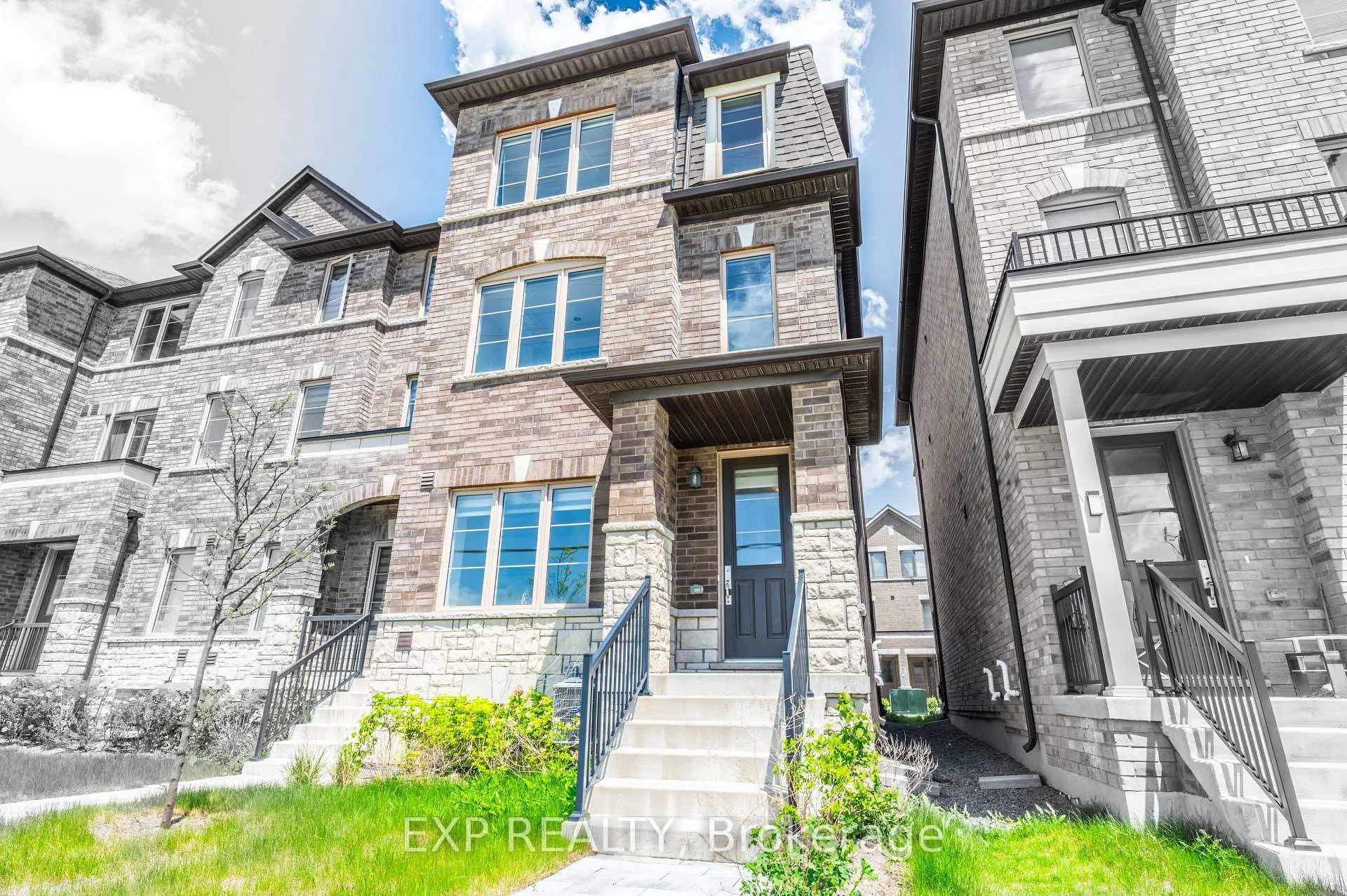 Photo 17 of 28 Vestry Way, Brampton, Goreway Drive Corridor — HOMEH