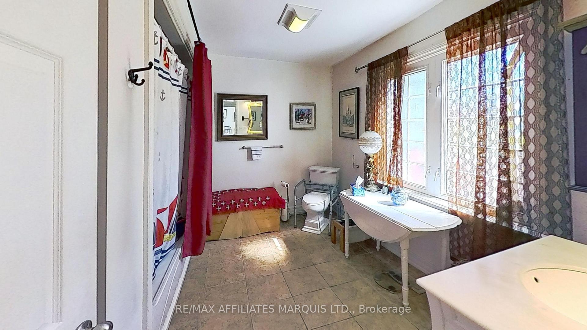 Photo 6 of 109 Cornwallis Avenue, Cornwall — HOMEH