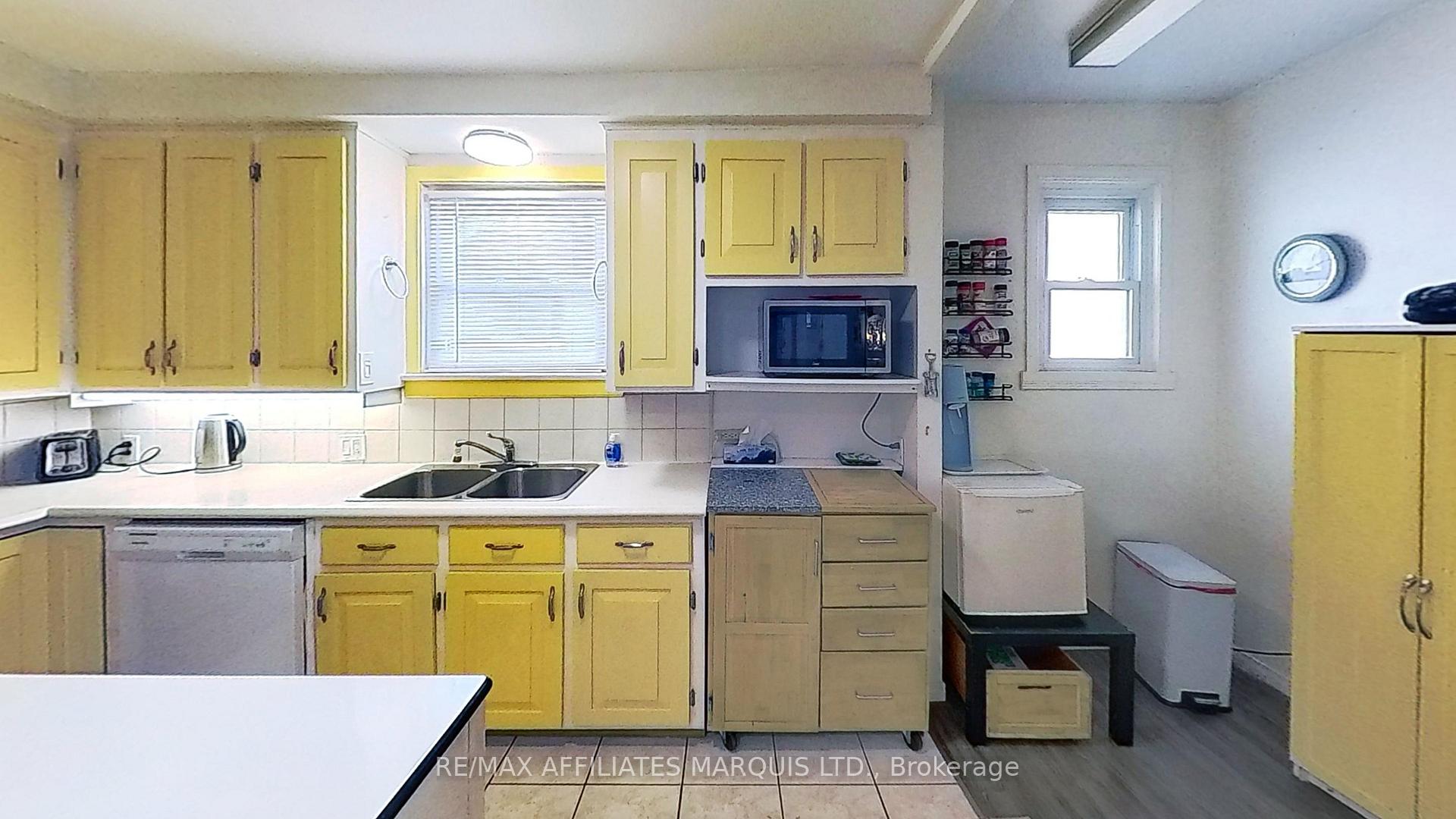 Photo 12 of 109 Cornwallis Avenue, Cornwall — HOMEH