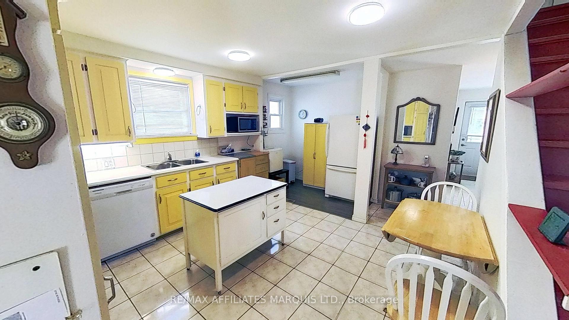 Photo 20 of 109 Cornwallis Avenue, Cornwall — HOMEH