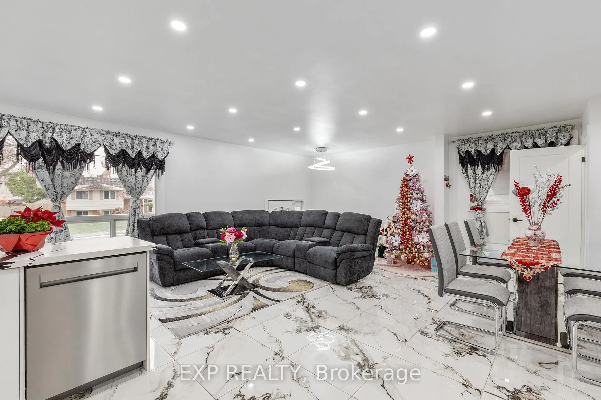 Photo 3 of 96 Gainsborough Road, Hamilton, Riverdale — HOMEH