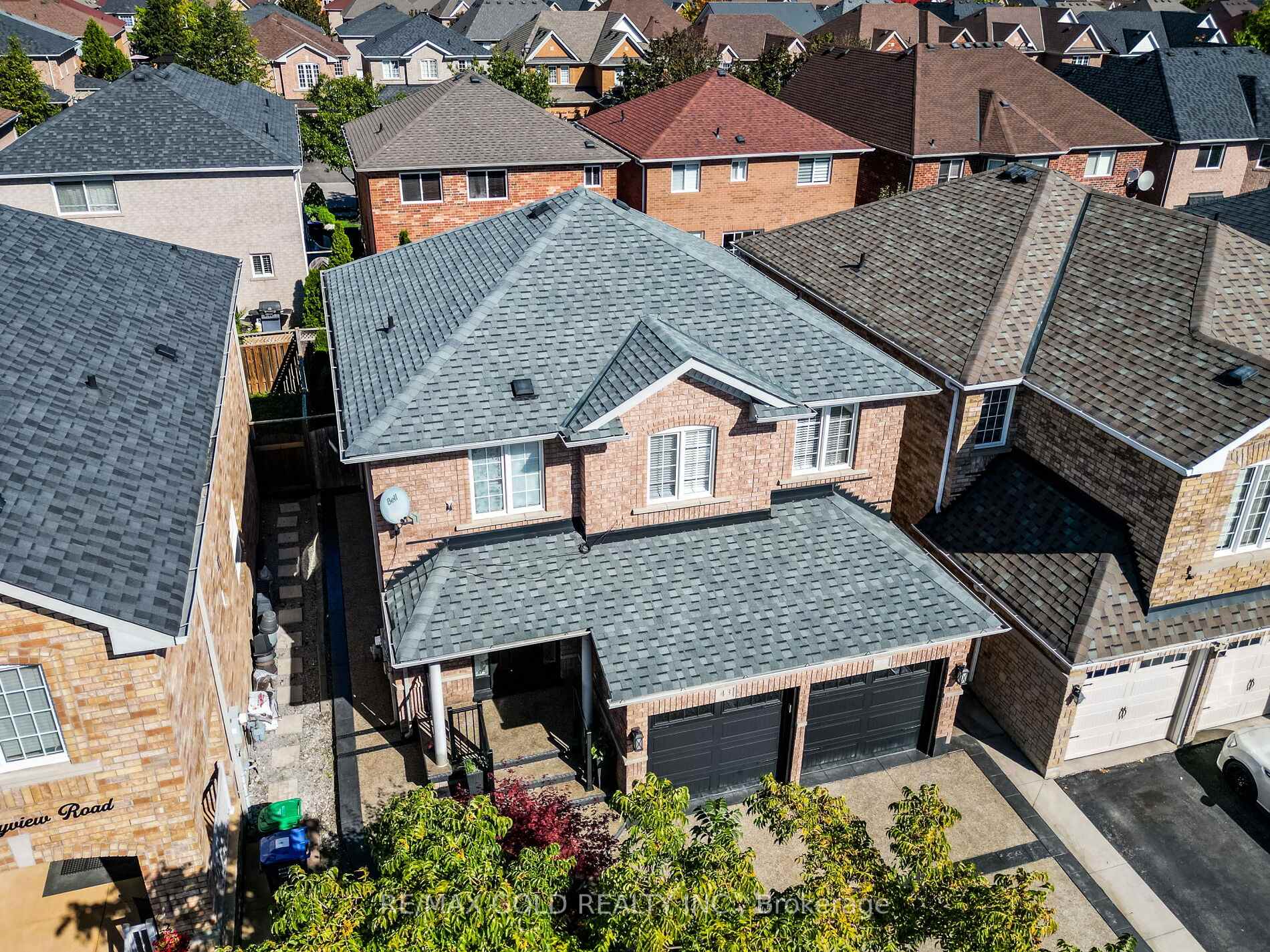 Photo 3 of 43 Sunnyview Road, Brampton, Fletcher's Meadow — HOMEH