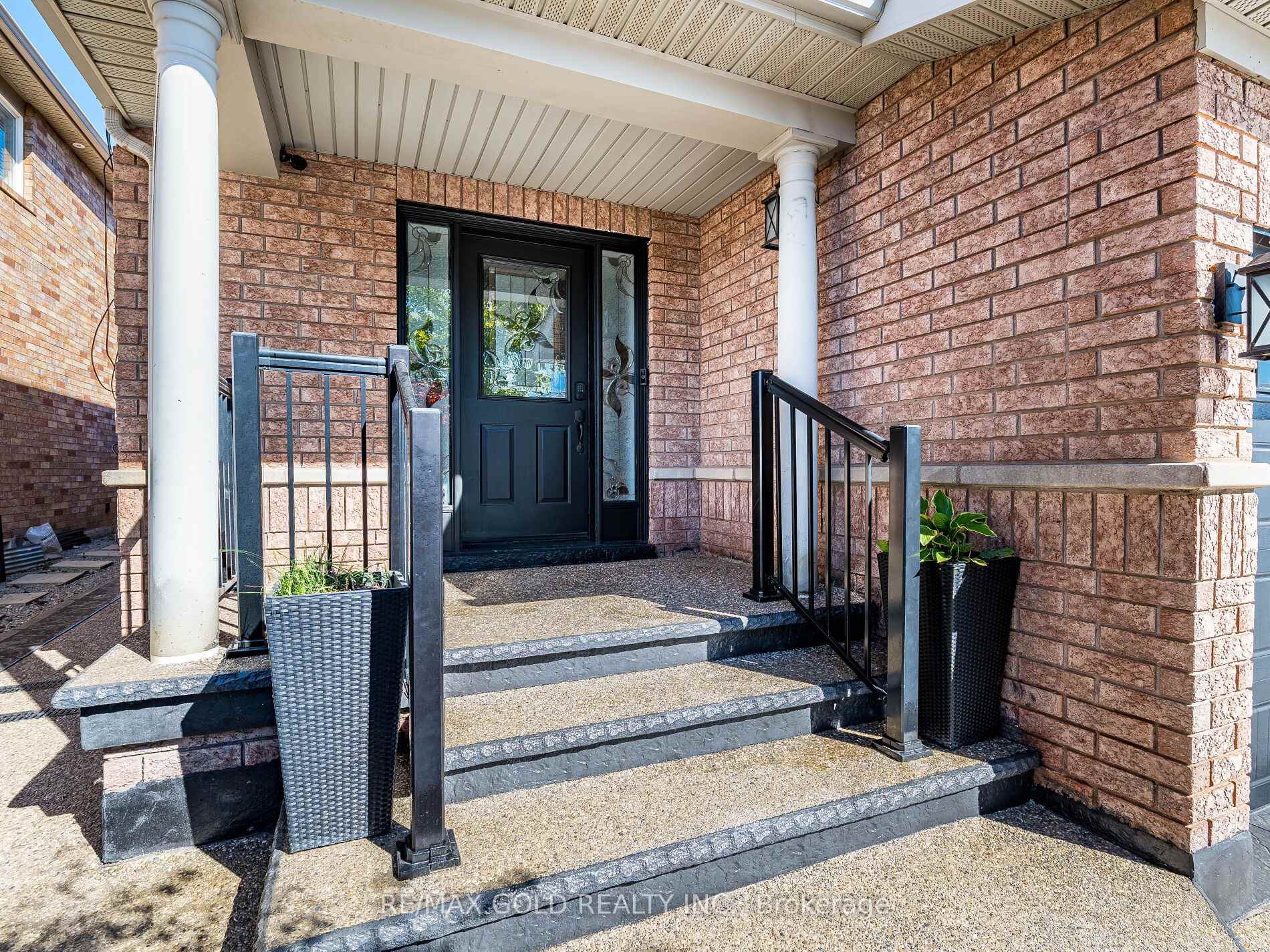 Photo 4 of 43 Sunnyview Road, Brampton, Fletcher's Meadow — HOMEH