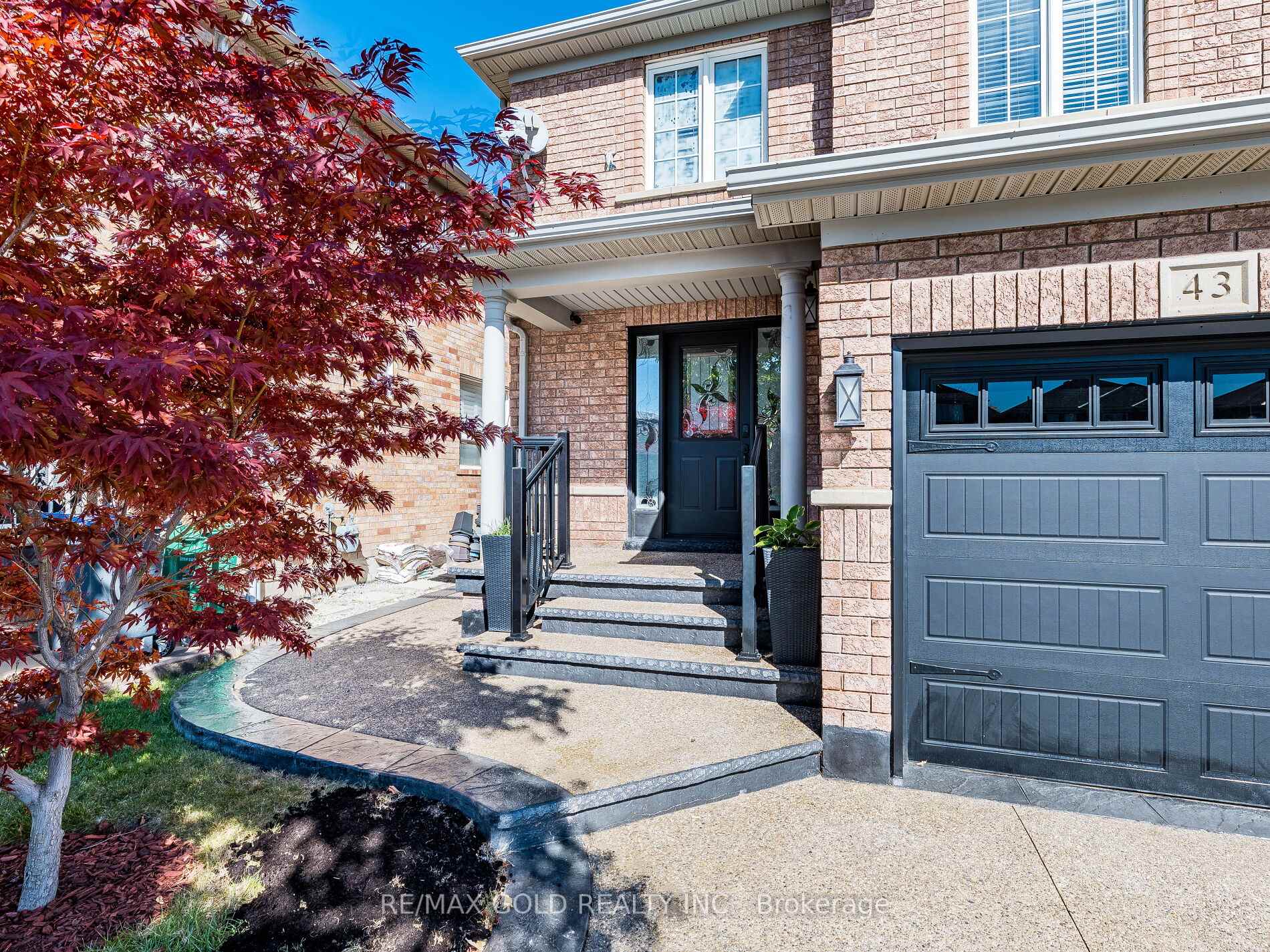 Photo 5 of 43 Sunnyview Road, Brampton, Fletcher's Meadow — HOMEH