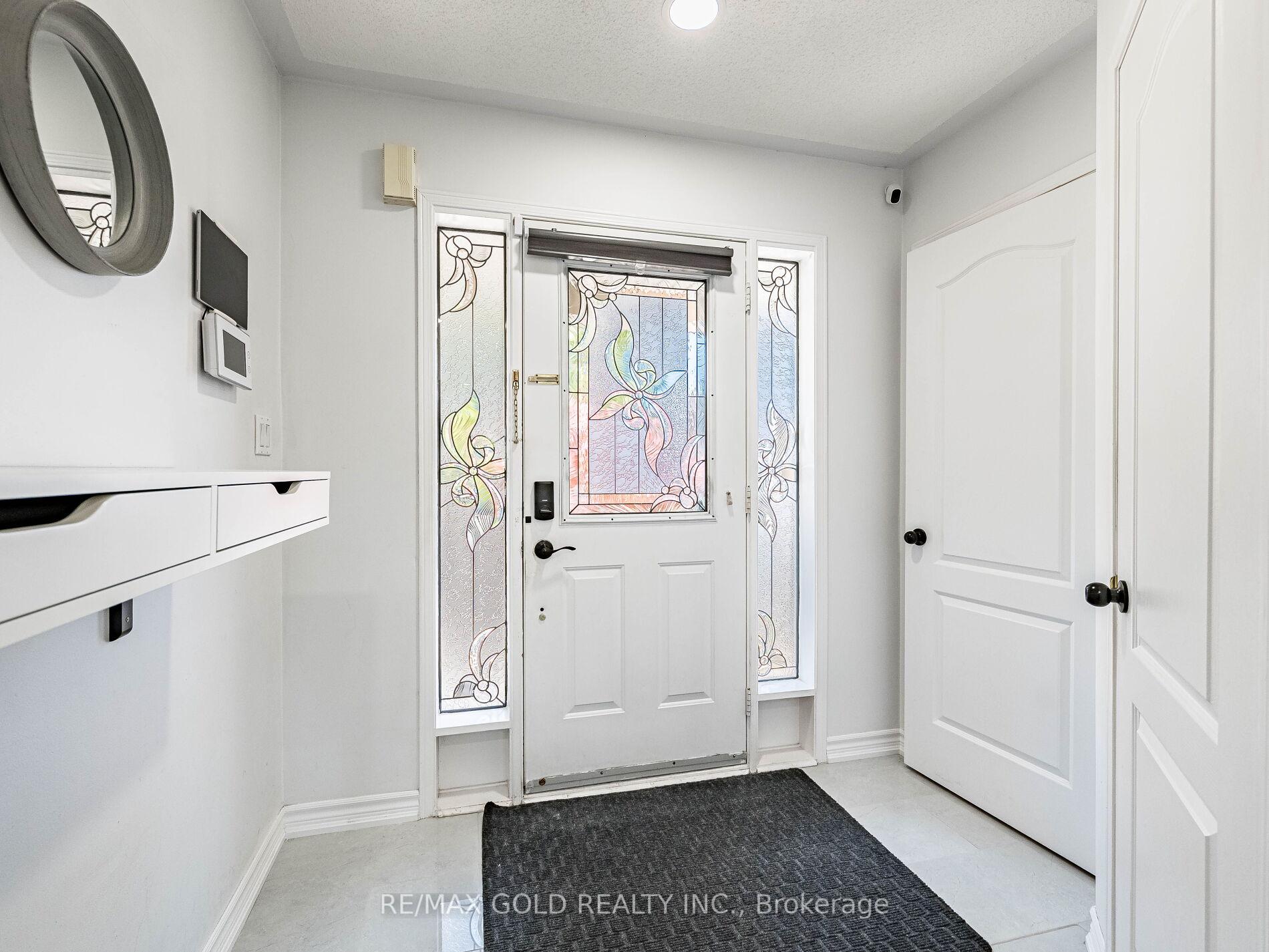 Photo 6 of 43 Sunnyview Road, Brampton, Fletcher's Meadow — HOMEH