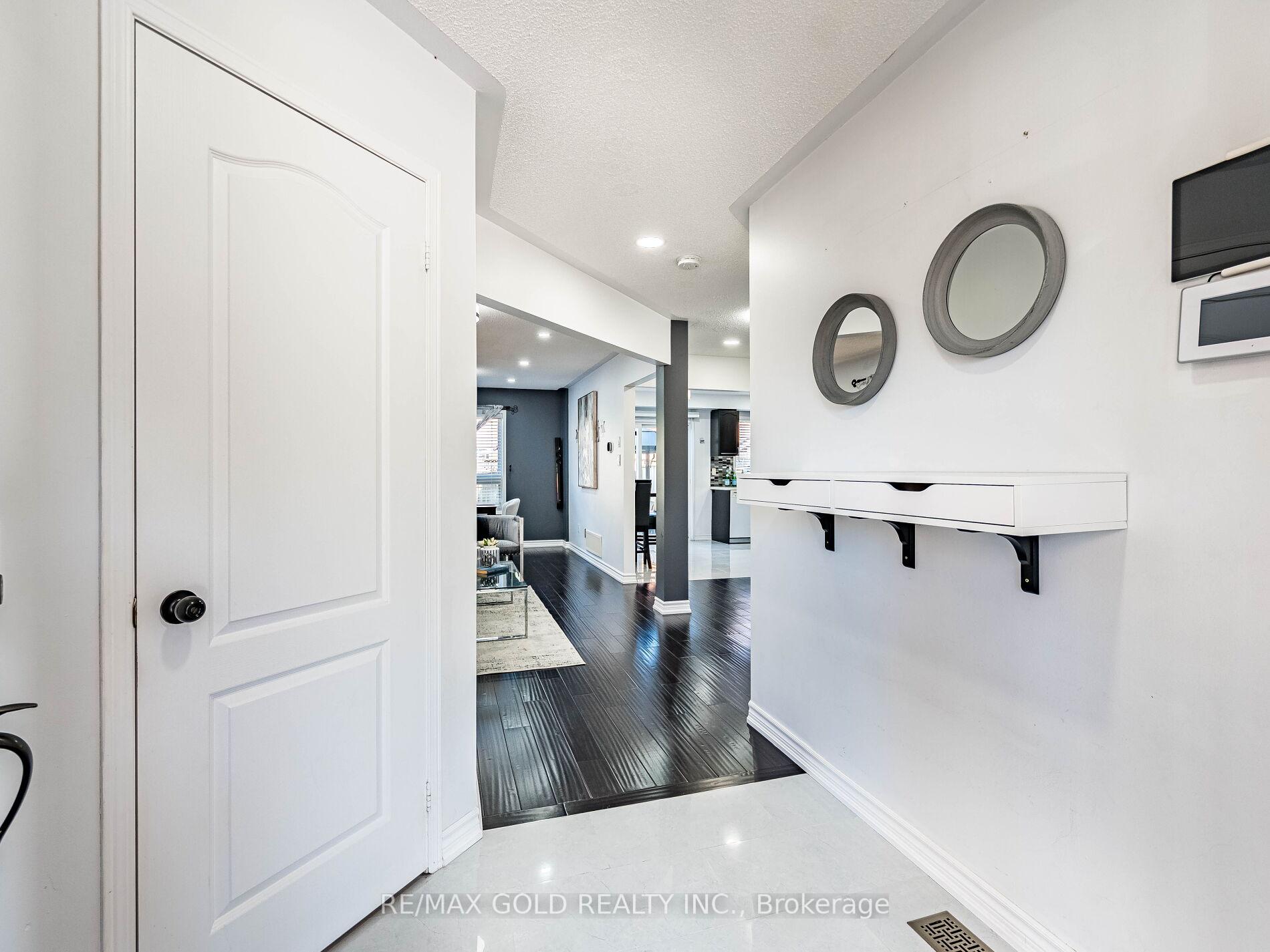 Photo 7 of 43 Sunnyview Road, Brampton, Fletcher's Meadow — HOMEH