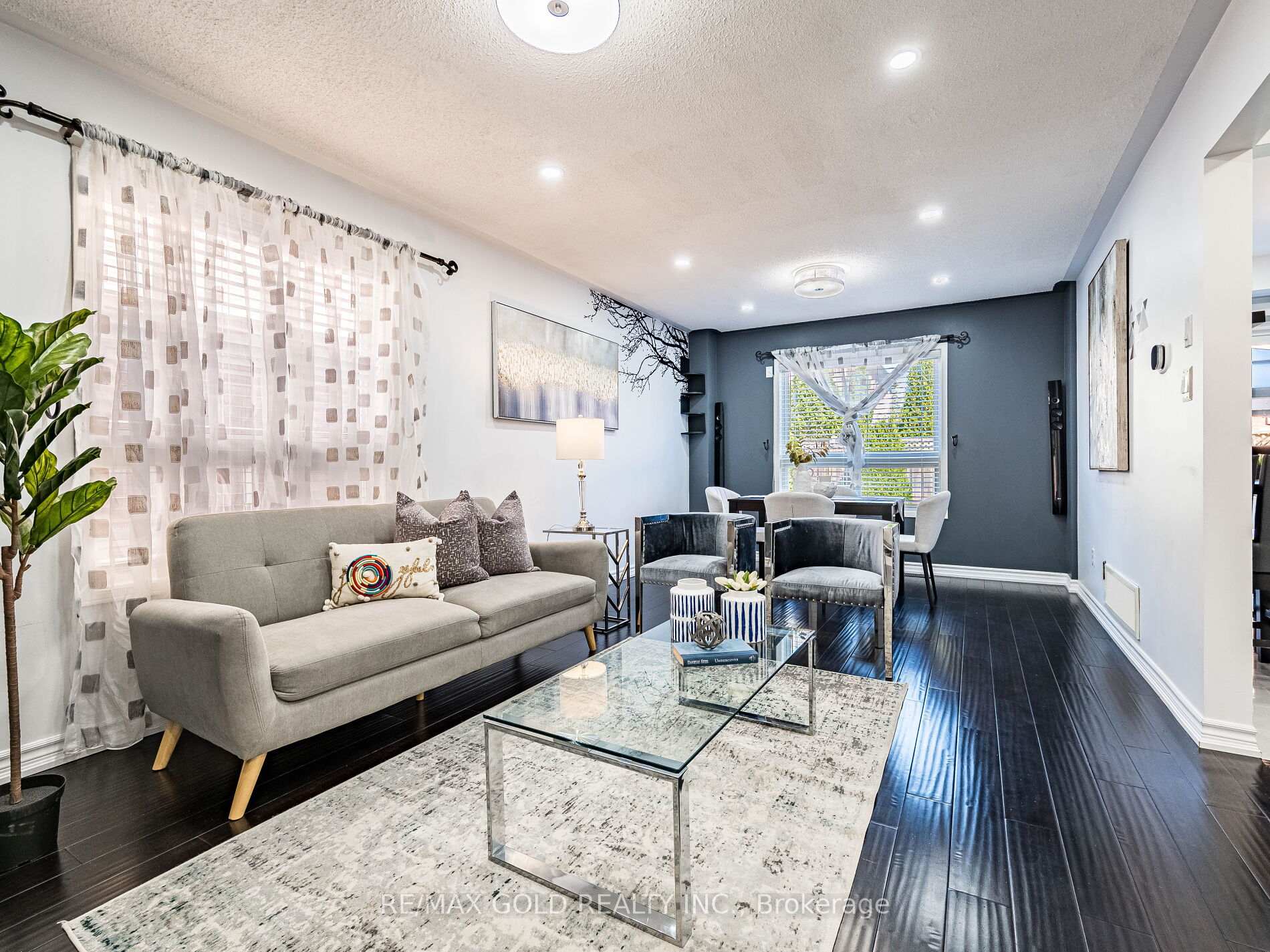 Photo 8 of 43 Sunnyview Road, Brampton, Fletcher's Meadow — HOMEH