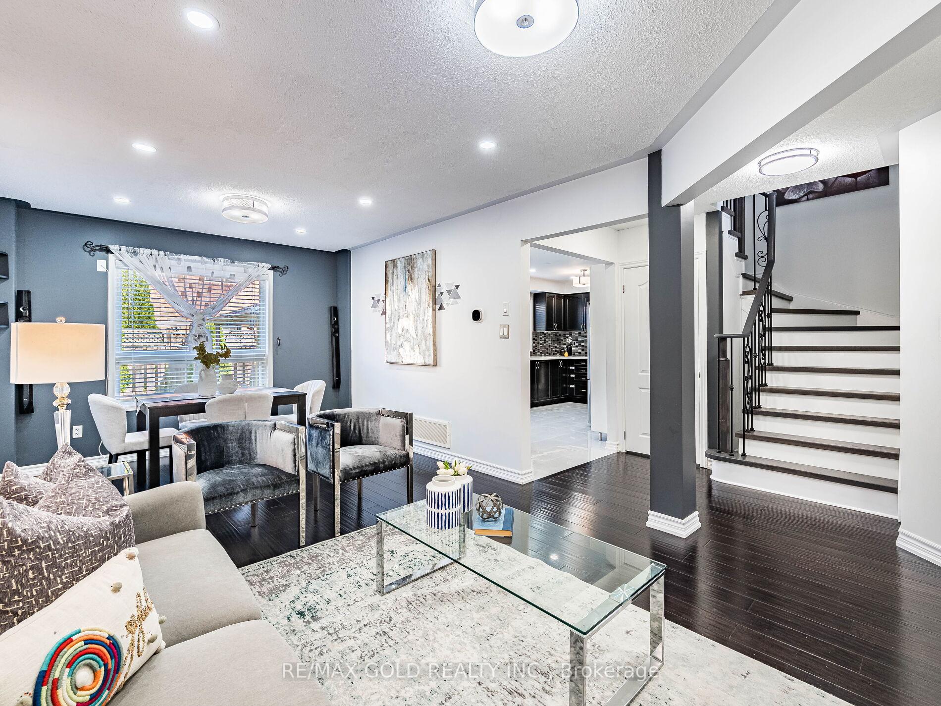 Photo 10 of 43 Sunnyview Road, Brampton, Fletcher's Meadow — HOMEH