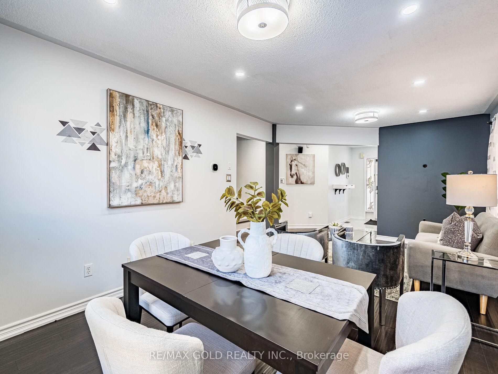 Photo 13 of 43 Sunnyview Road, Brampton, Fletcher's Meadow — HOMEH