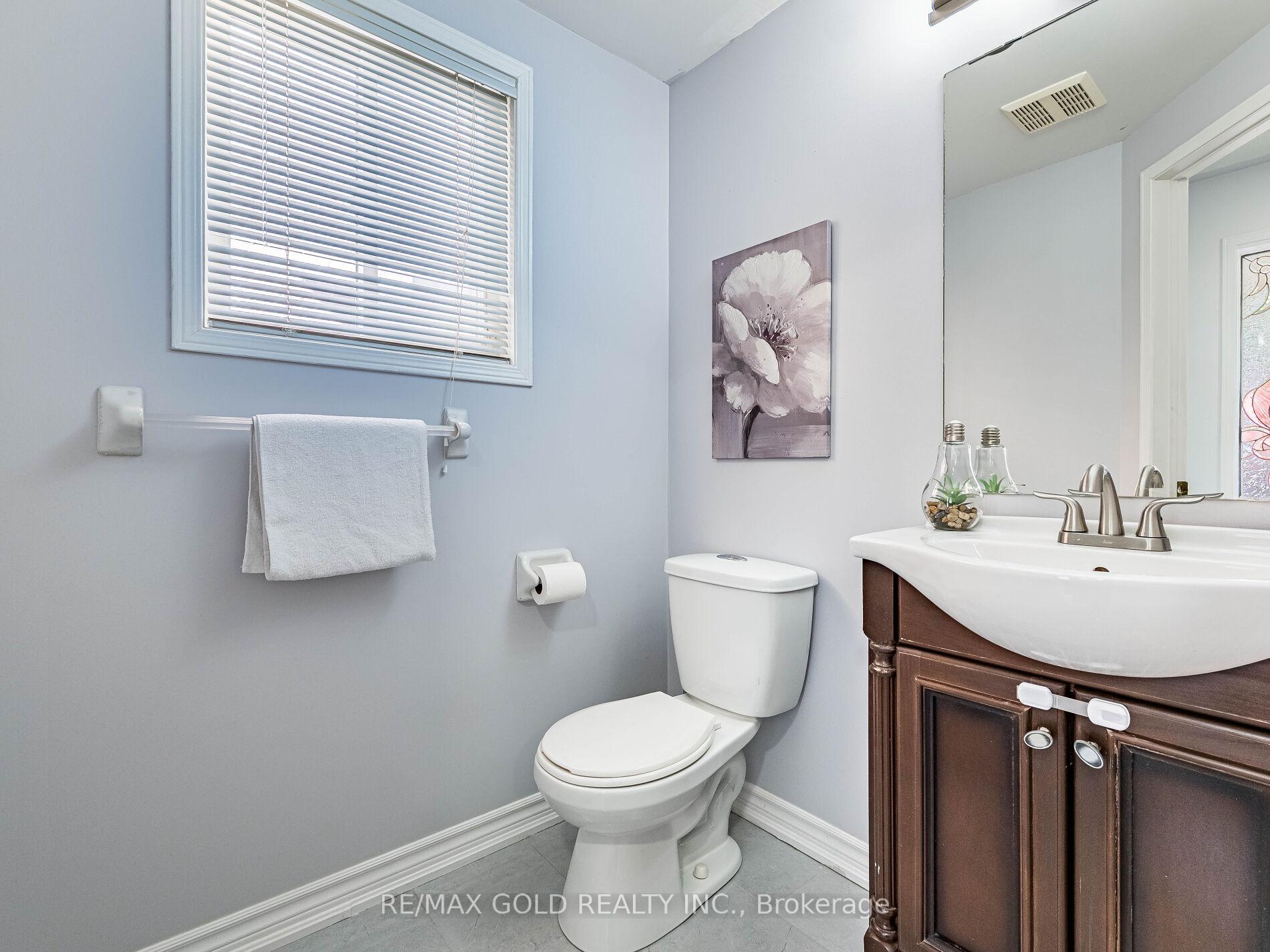 Photo 20 of 43 Sunnyview Road, Brampton, Fletcher's Meadow — HOMEH