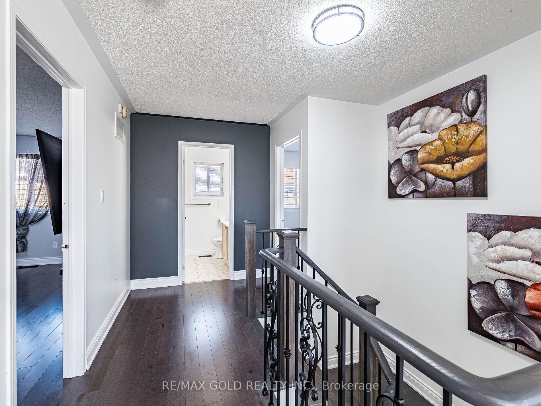 Photo 25 of 43 Sunnyview Road, Brampton, Fletcher's Meadow — HOMEH