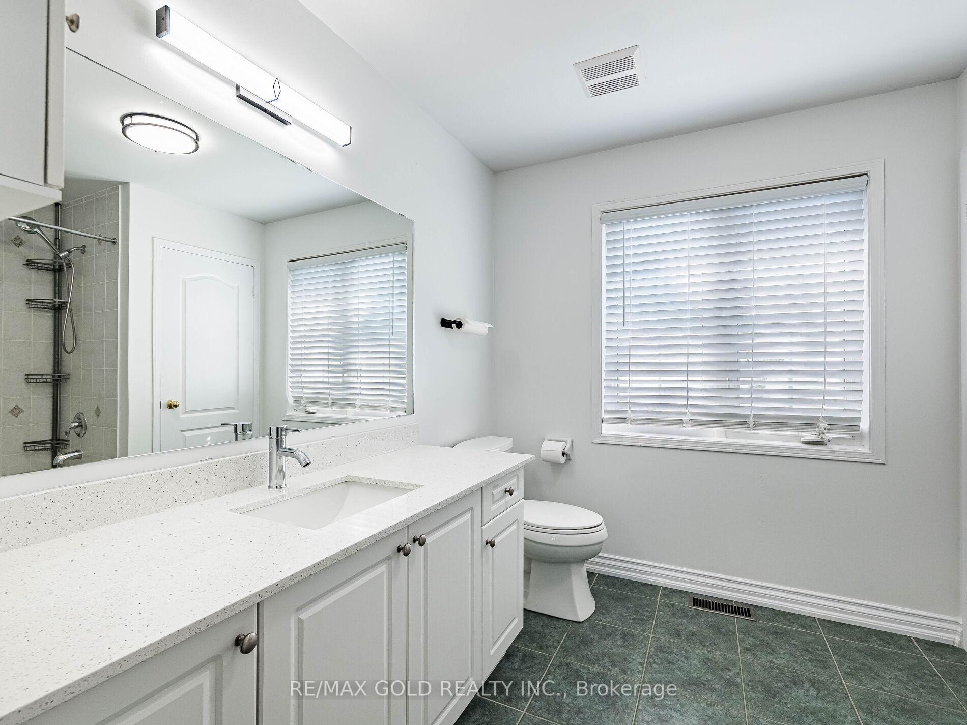 Photo 28 of 43 Sunnyview Road, Brampton, Fletcher's Meadow — HOMEH