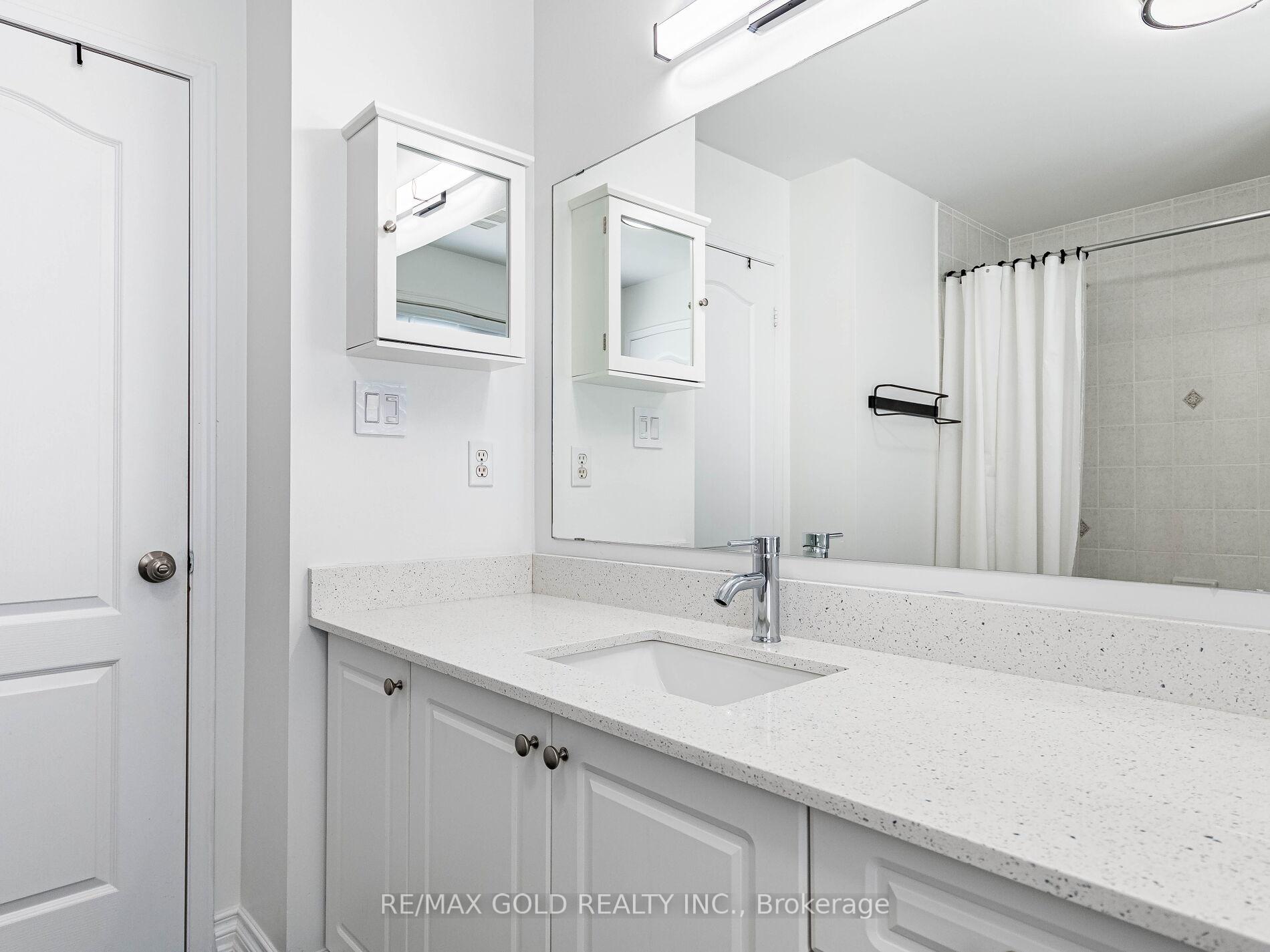 Photo 30 of 43 Sunnyview Road, Brampton, Fletcher's Meadow — HOMEH