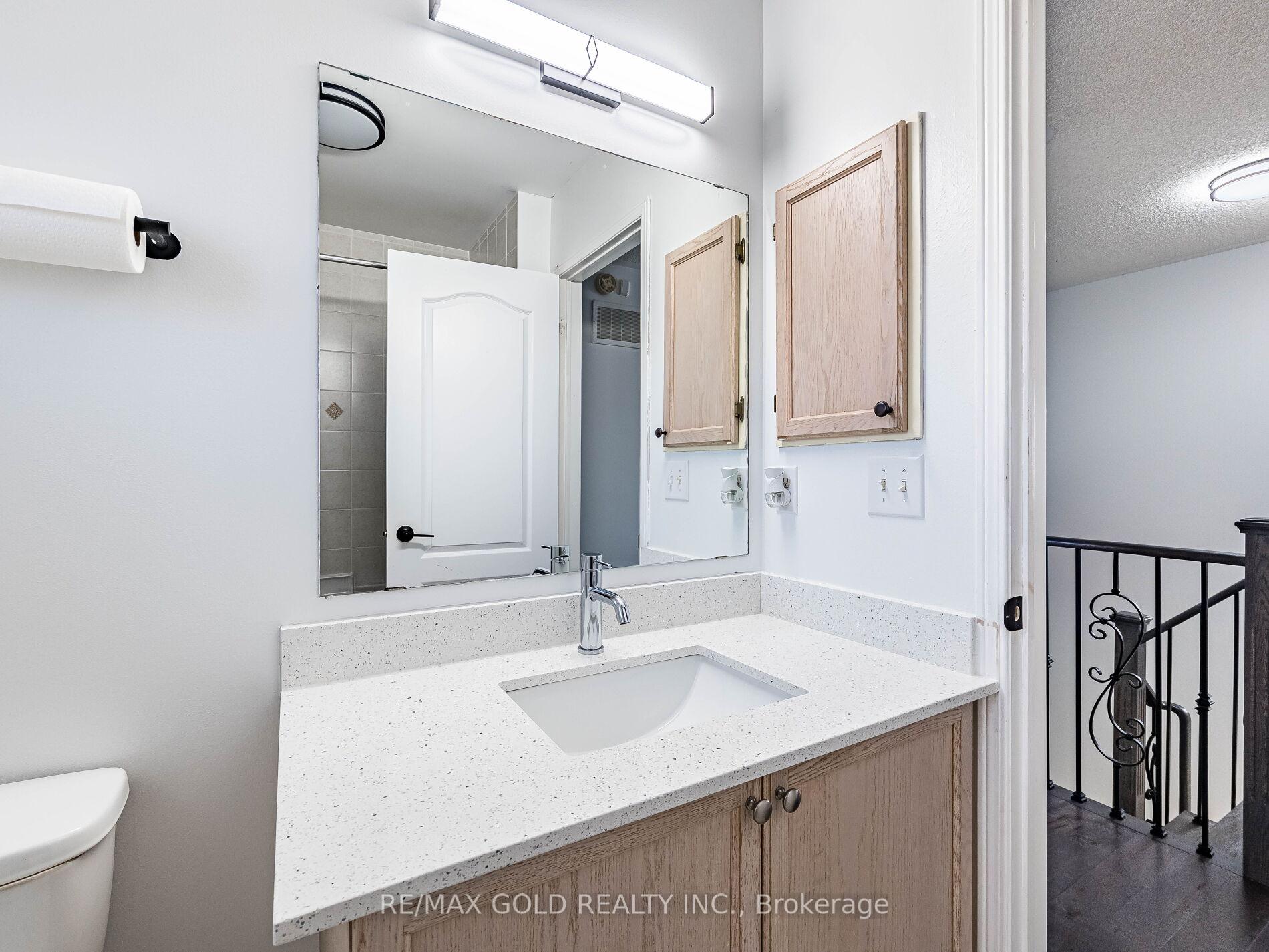 Photo 37 of 43 Sunnyview Road, Brampton, Fletcher's Meadow — HOMEH