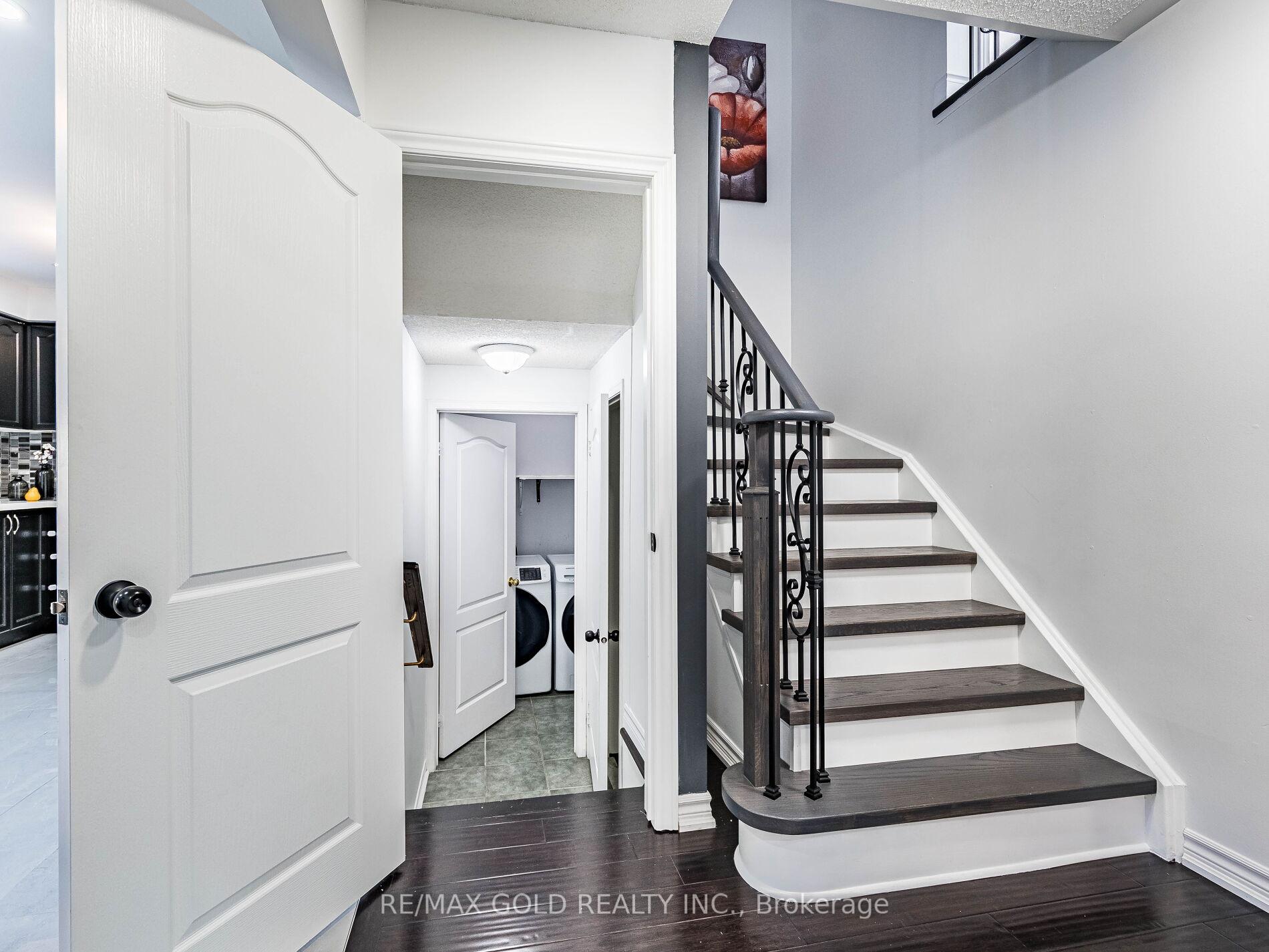 Photo 39 of 43 Sunnyview Road, Brampton, Fletcher's Meadow — HOMEH