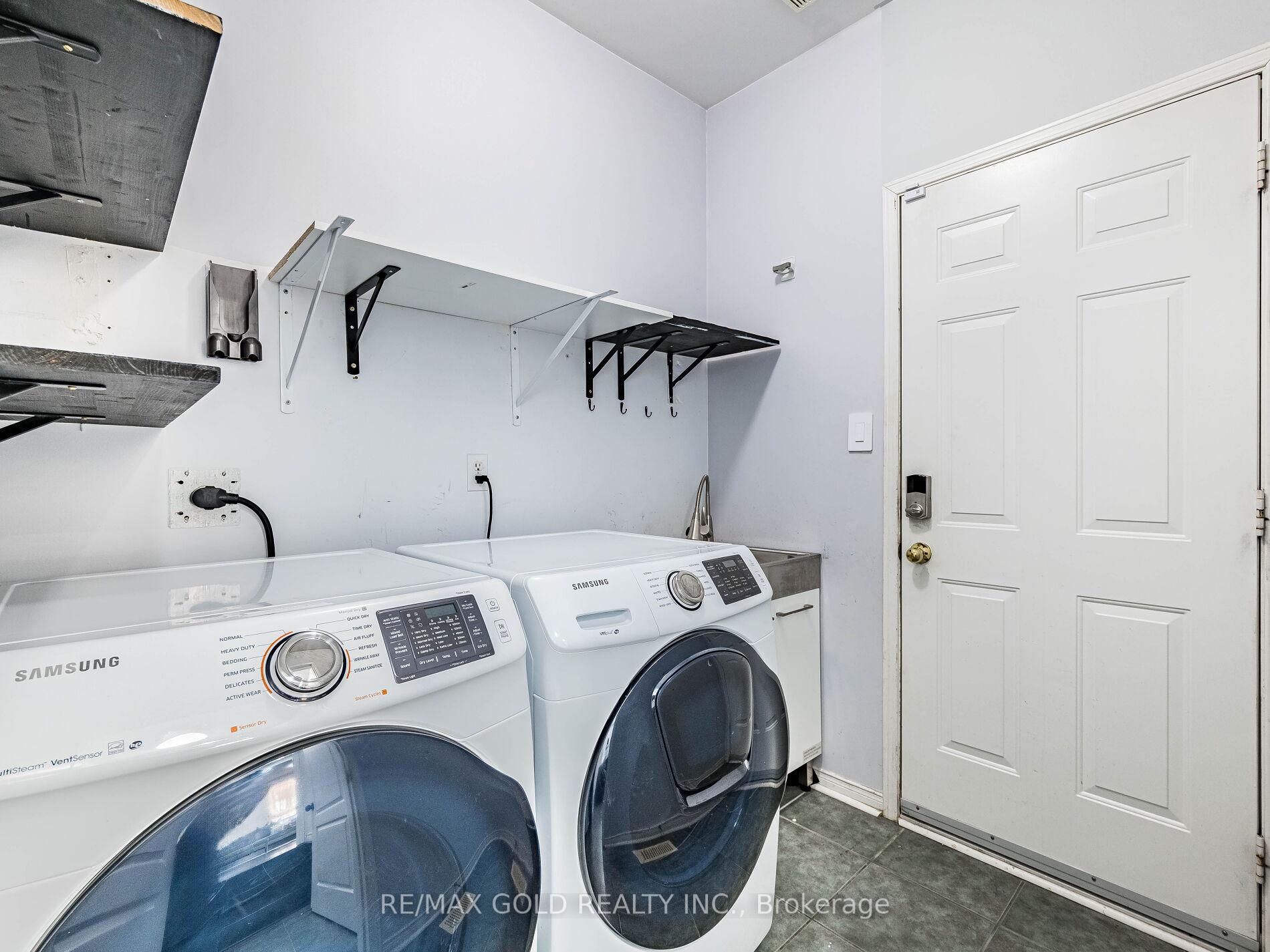 Photo 40 of 43 Sunnyview Road, Brampton, Fletcher's Meadow — HOMEH