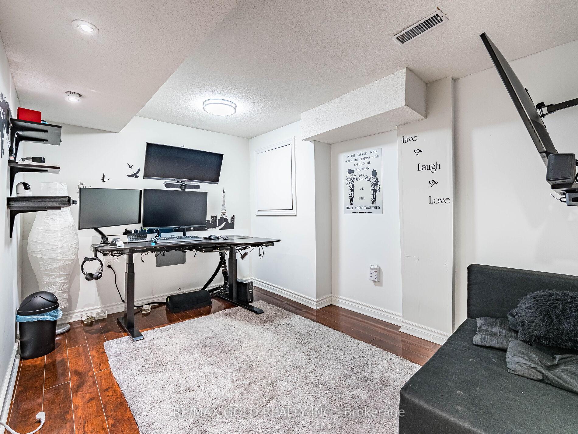 Photo 44 of 43 Sunnyview Road, Brampton, Fletcher's Meadow — HOMEH