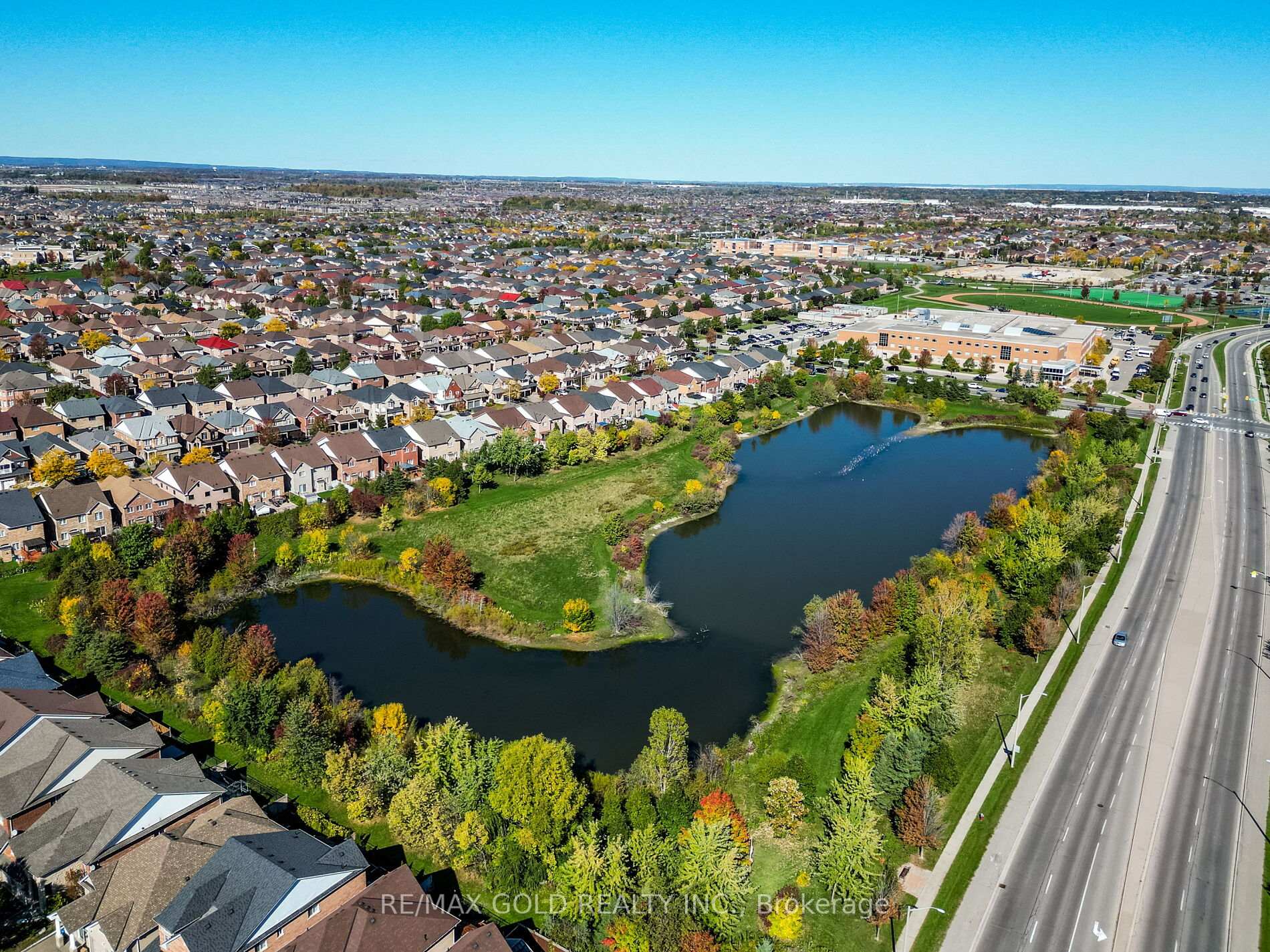 Photo 50 of 43 Sunnyview Road, Brampton, Fletcher's Meadow — HOMEH