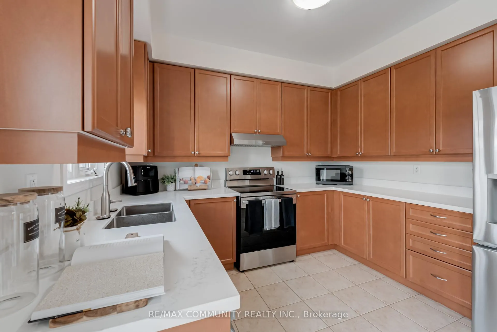 Photo 11 of 1852 Birchview Drive, Oshawa, Samac — HOMEH