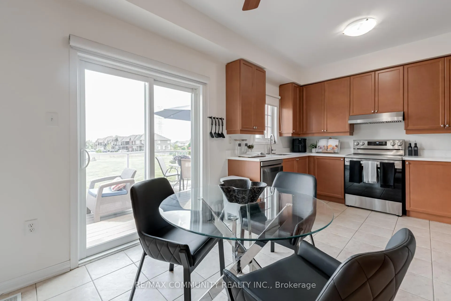 Photo 14 of 1852 Birchview Drive, Oshawa, Samac — HOMEH