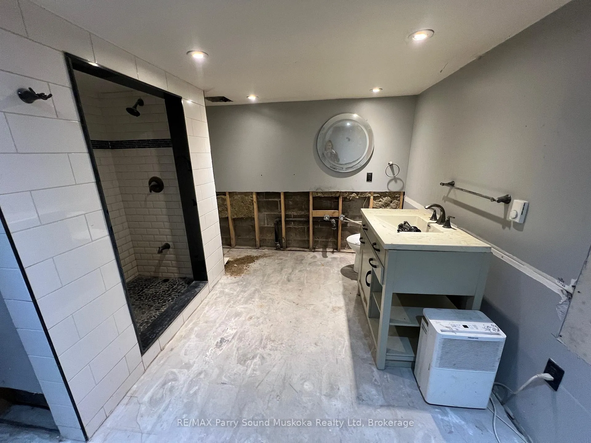 Photo 100 of 119 Gibson Street, Parry Sound — HOMEH