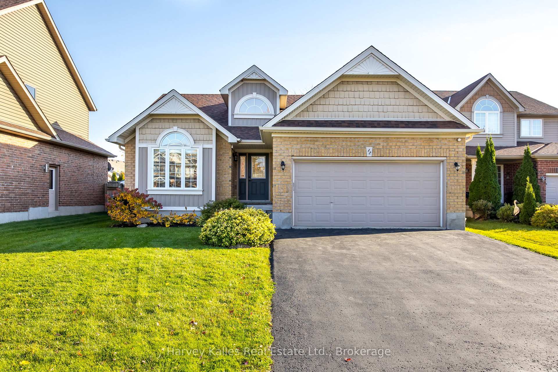 Photo 2 of 12 Chamberlain Crescent, Collingwood — HOMEH